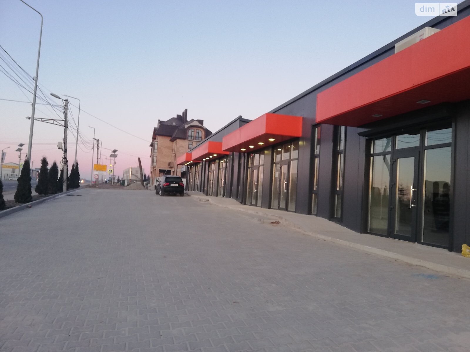 Коммерческое помещение в Подгородном, Стрыйская улица, цена продажи: 74 400 долларов за объект фото 1