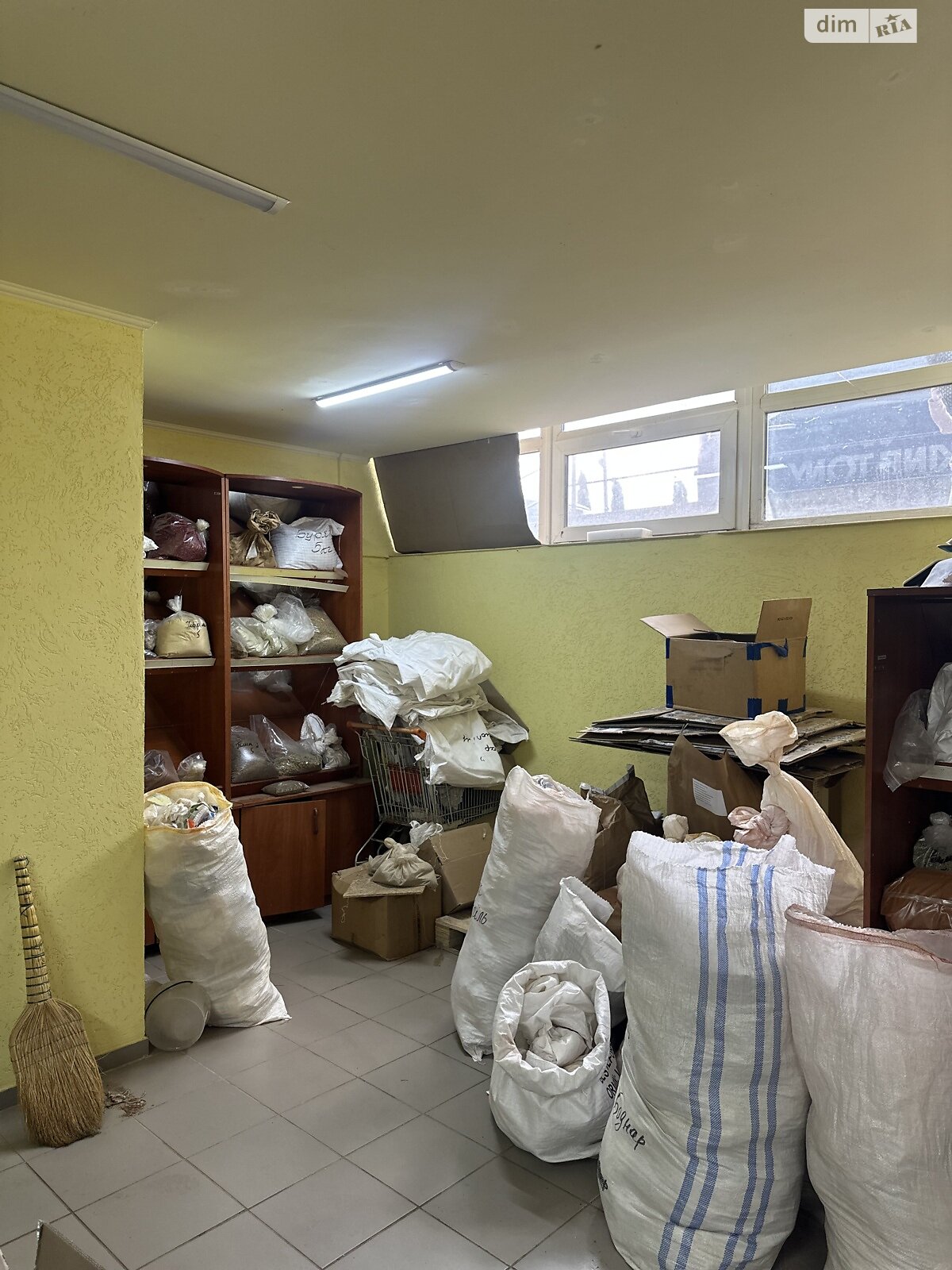 Комерційне приміщення в Тернополі, продаж по Будного Степана вулиця 28, район Дружба, ціна: 90 000 доларів за об’єкт фото 1 Комерційне приміщення в Тернополі, продаж по Будного Степана вулиця 28, район Дружба, ціна: 90 000 доларів за об’єкт фото 1