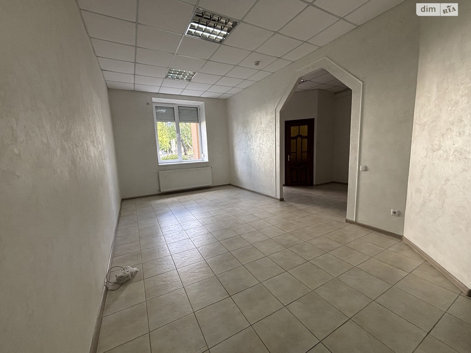 Коммерческое помещение в Тернополе, продажа по Евгения Коновальца улица, район Канада, цена: 72 000 долларов за объект фото 1 Коммерческое помещение в Тернополе, продажа по Евгения Коновальца улица, район Канада, цена: 72 000 долларов за объект фото 1