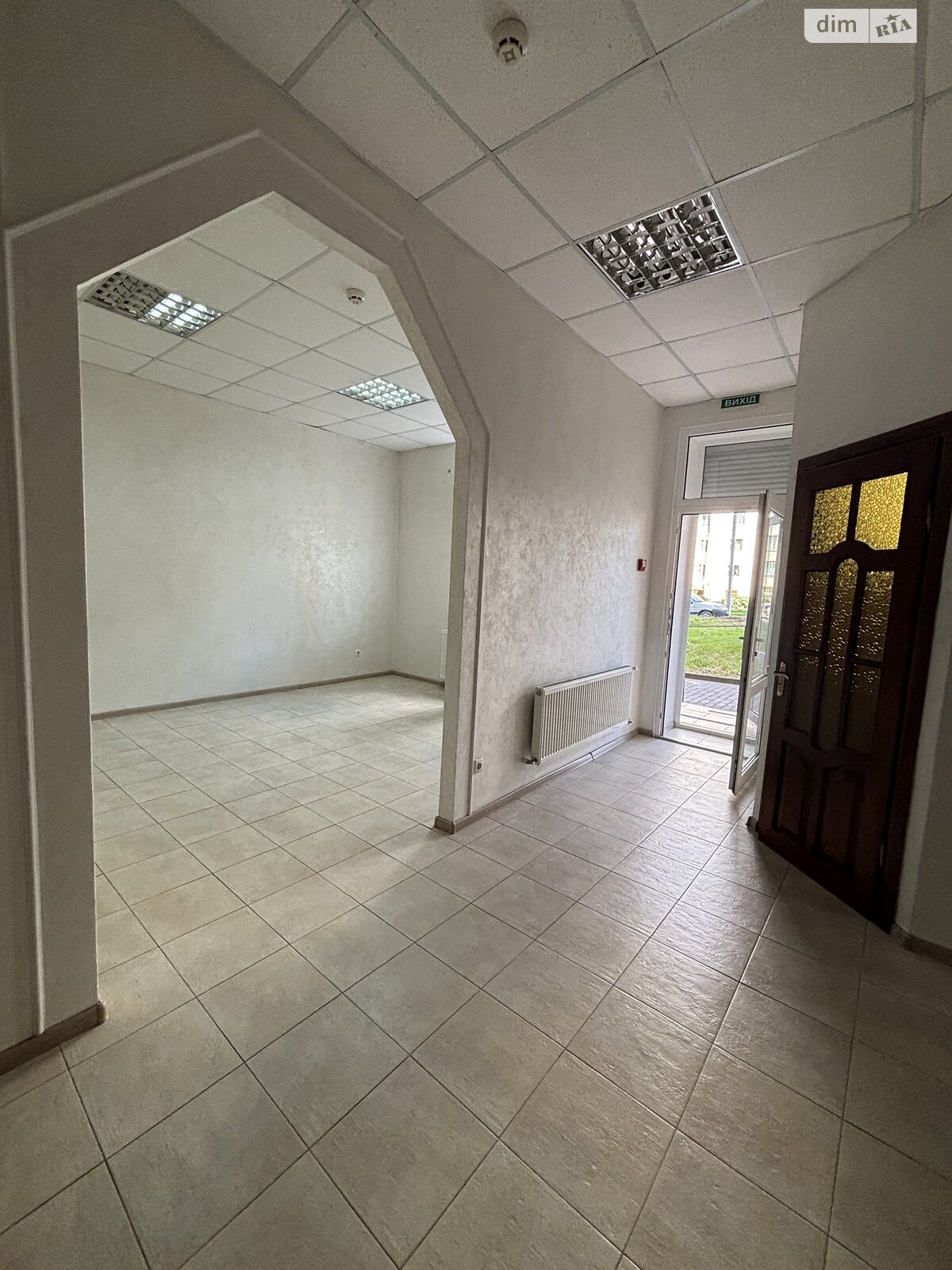 Коммерческое помещение в Тернополе, продажа по Евгения Коновальца улица, район Канада, цена: 72 000 долларов за объект фото 1 Коммерческое помещение в Тернополе, продажа по Евгения Коновальца улица, район Канада, цена: 72 000 долларов за объект фото 1