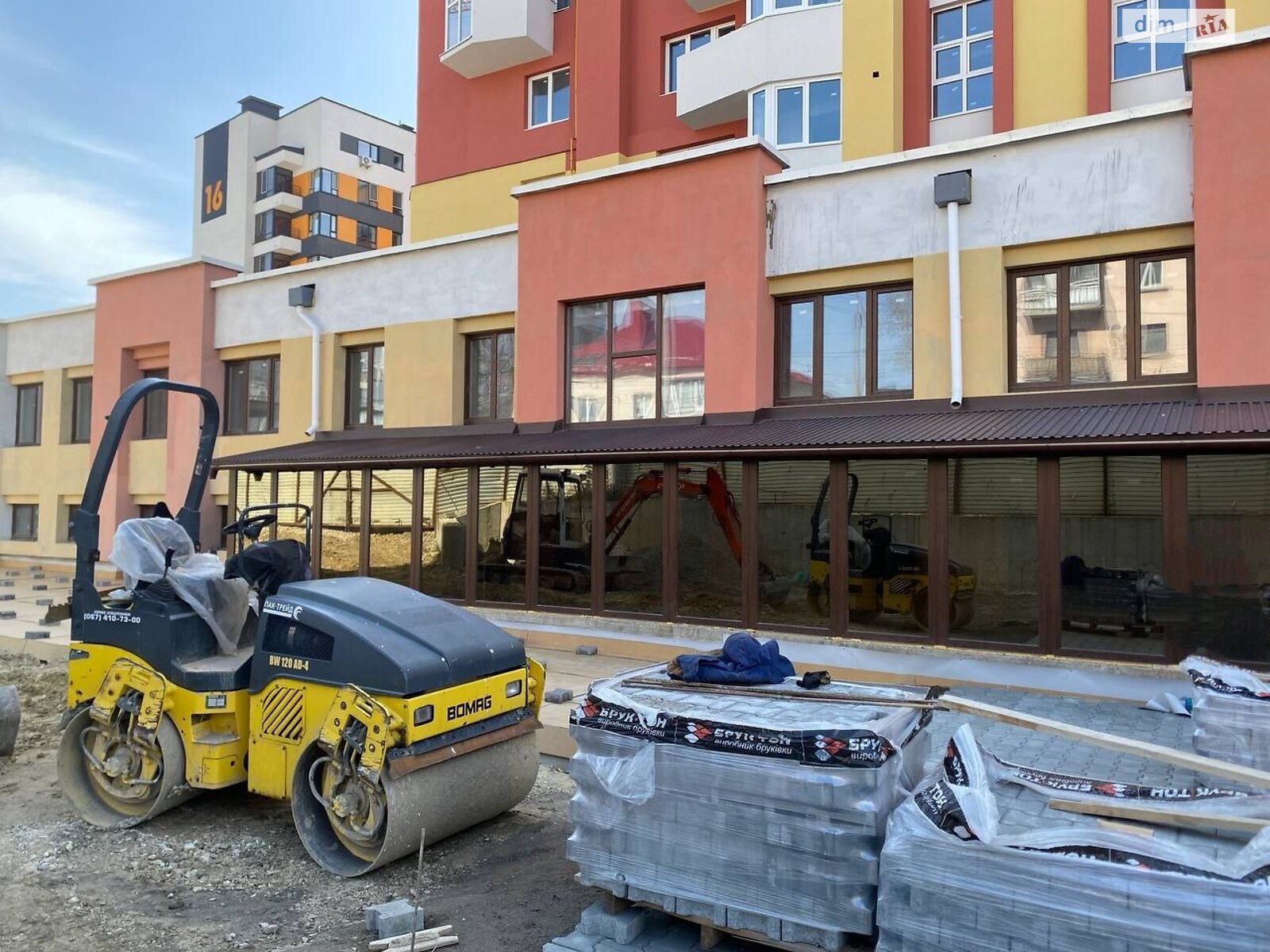 Коммерческое помещение в Тернополе, продажа по Галицкая улица 7А, район Канада, цена: 35 010 долларов за объект фото 1 Коммерческое помещение в Тернополе, продажа по Галицкая улица 7А, район Канада, цена: 35 010 долларов за объект фото 1