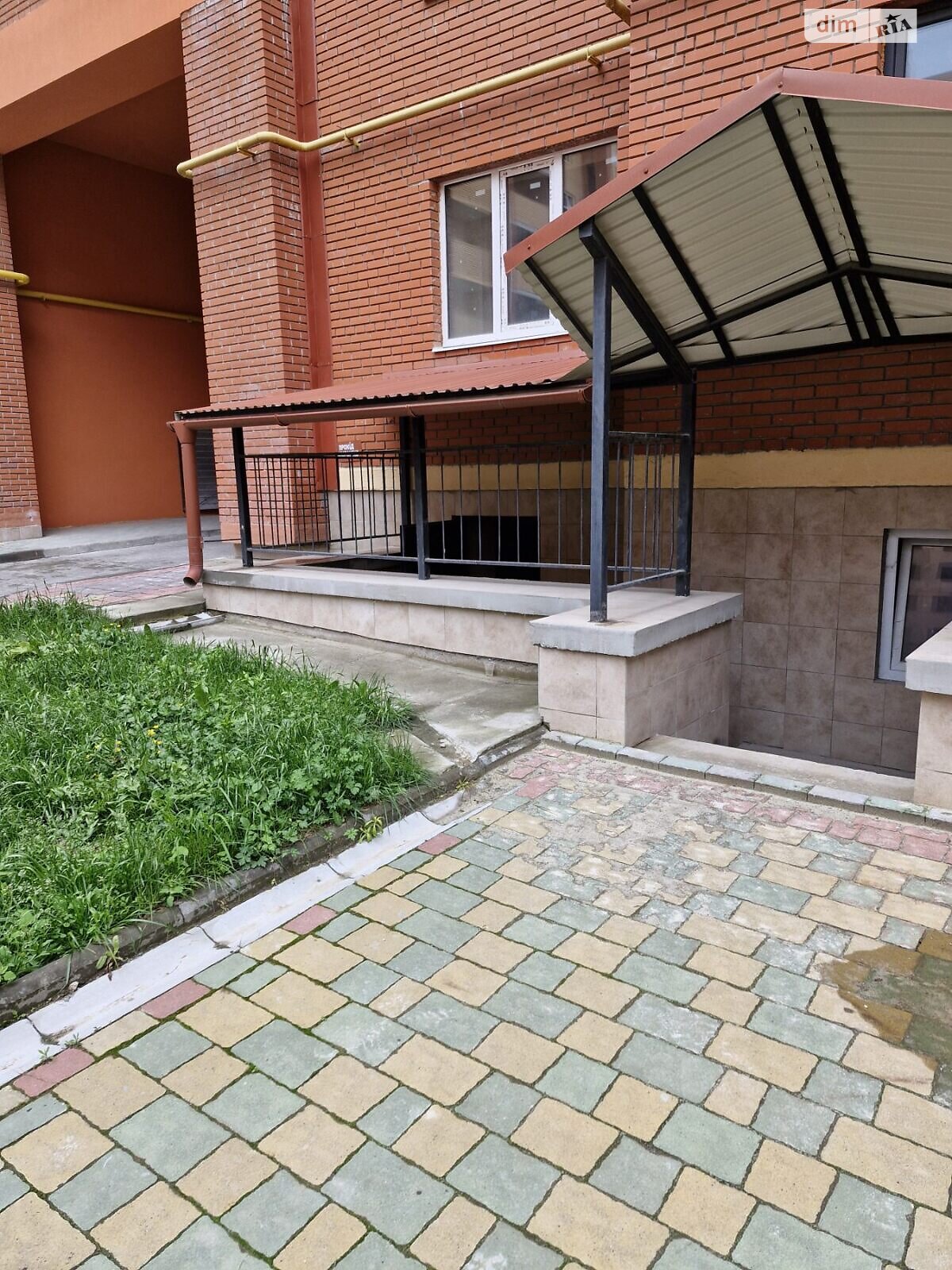 Коммерческое помещение в Тернополе, продажа по Генерала Мирона Тарнавского переулок 8, район Молодежный, цена: 22 500 долларов за объект фото 1 Коммерческое помещение в Тернополе, продажа по Генерала Мирона Тарнавского переулок 8, район Молодежный, цена: 22 500 долларов за объект фото 1