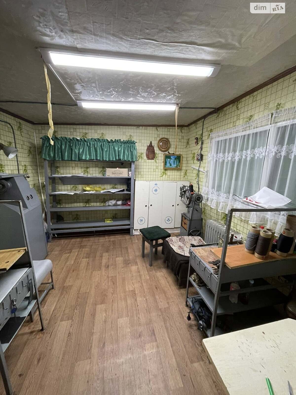 Комерційне приміщення в Тернополі, продаж по Симоненка Василя вулиця 4, район Молодіжний, ціна: 3 000 доларів за об’єкт фото 1 Комерційне приміщення в Тернополі, продаж по Симоненка Василя вулиця 4, район Молодіжний, ціна: 3 000 доларів за об’єкт фото 1