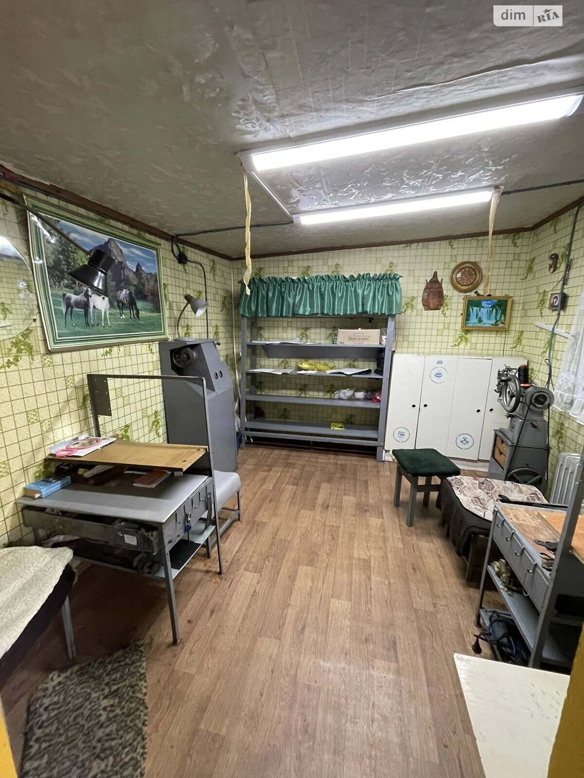 Комерційне приміщення в Тернополі, продаж по Симоненка Василя вулиця 4, район Молодіжний, ціна: 3 000 доларів за об’єкт фото 1 Комерційне приміщення в Тернополі, продаж по Симоненка Василя вулиця 4, район Молодіжний, ціна: 3 000 доларів за об’єкт фото 1