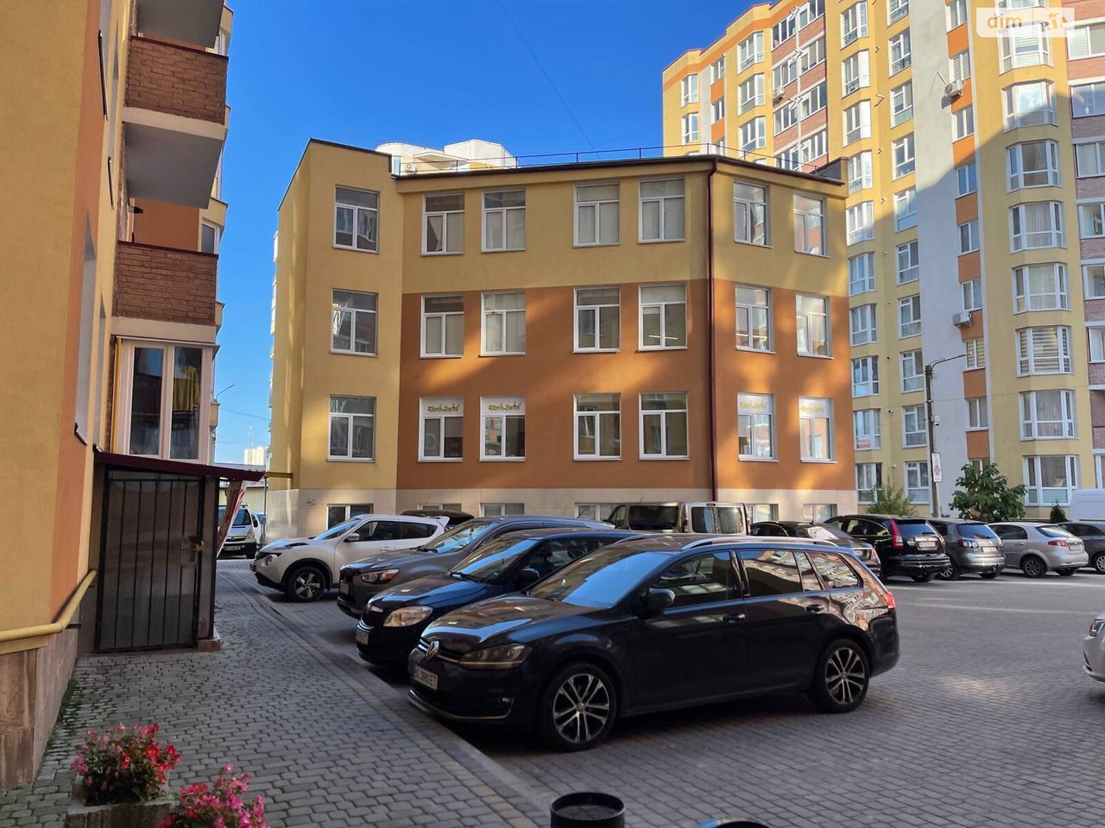 Коммерческое помещение в Тернополе, продажа по ул. Белогорская, район Оболоня, цена: 12 000 долларов за объект фото 1 Коммерческое помещение в Тернополе, продажа по ул. Белогорская, район Оболоня, цена: 12 000 долларов за объект фото 1