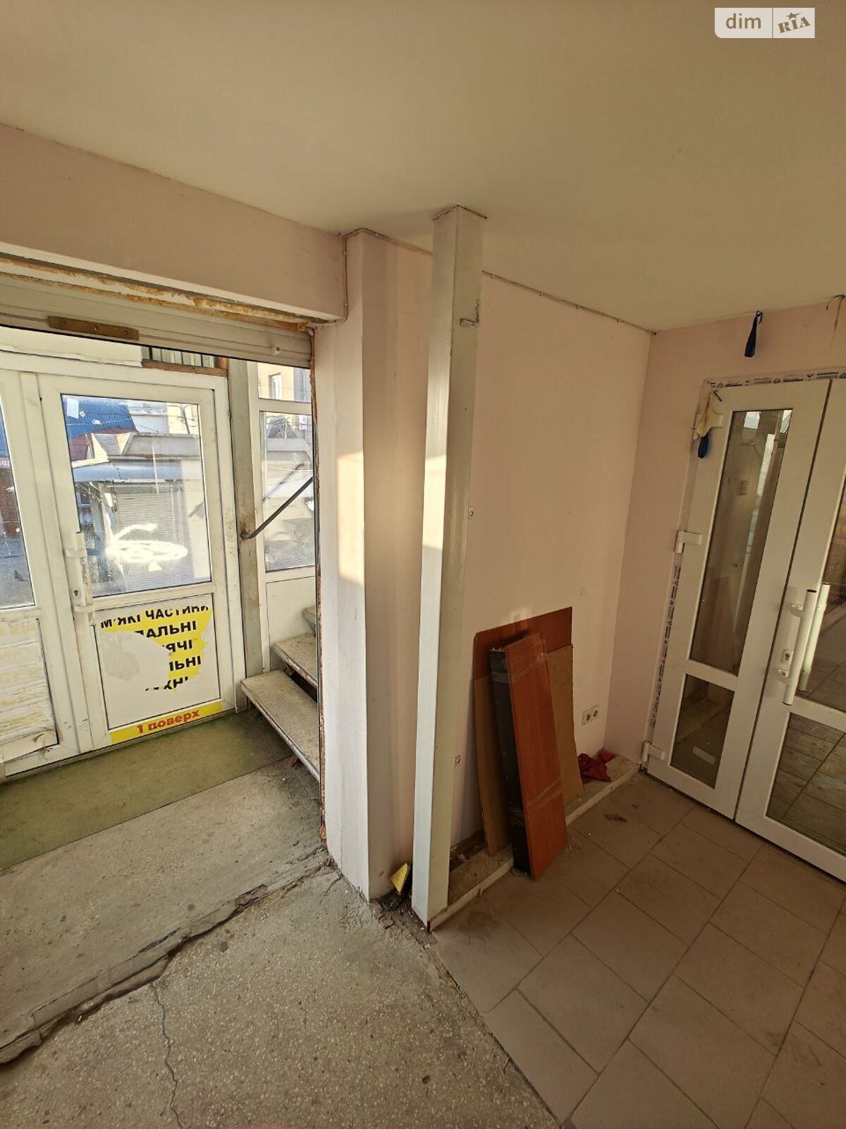 Коммерческое помещение в Тернополе, продажа по Торговица (Живова Анатолия) улица 9, район Оболоня, цена: 45 000 долларов за объект фото 1 Коммерческое помещение в Тернополе, продажа по Торговица (Живова Анатолия) улица 9, район Оболоня, цена: 45 000 долларов за объект фото 1