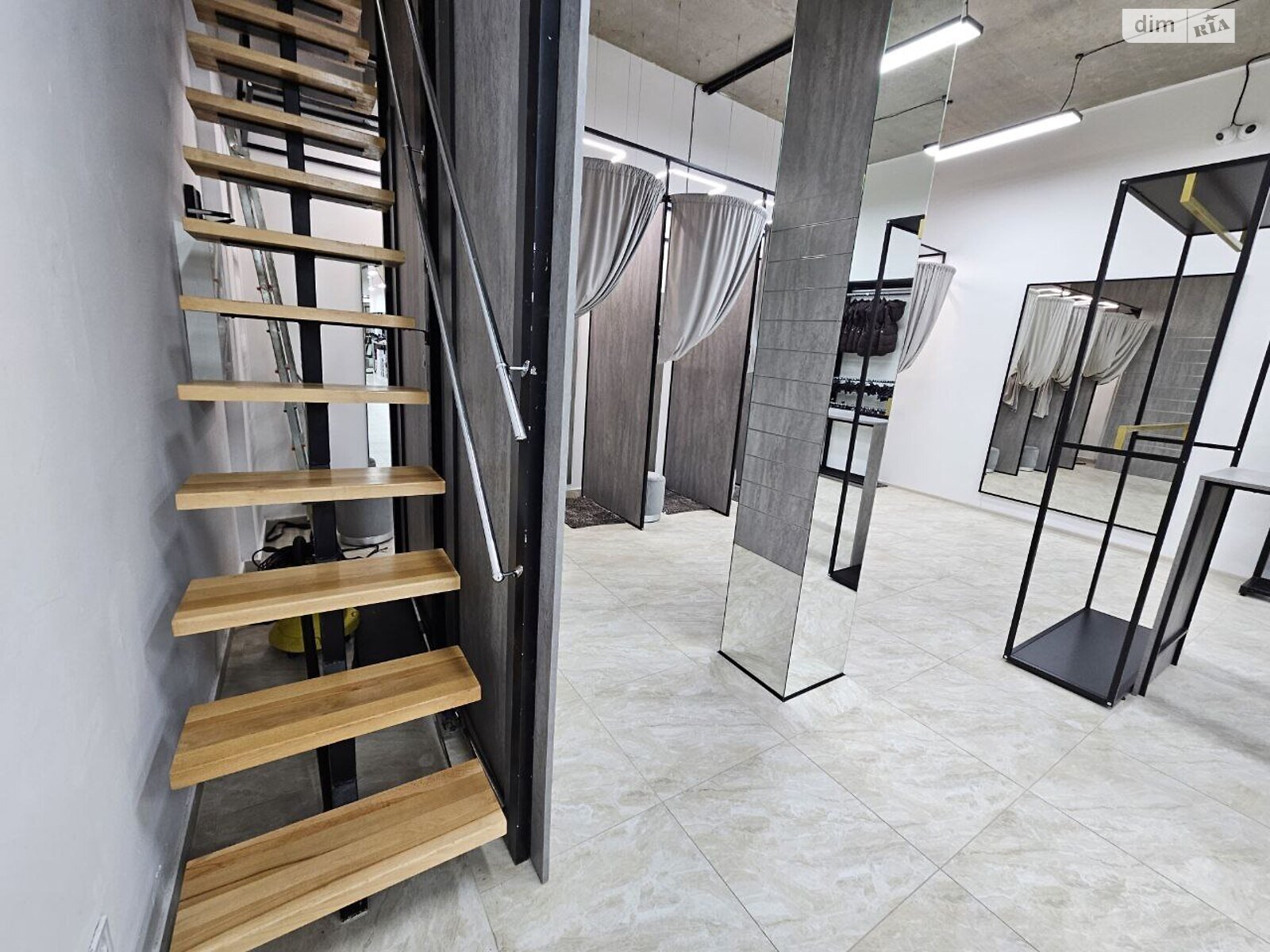 Коммерческое помещение в Тернополе, продажа по Торговица (Живова Анатолия) улица, район Оболоня, цена: 850 000 долларов за объект фото 1 Коммерческое помещение в Тернополе, продажа по Торговица (Живова Анатолия) улица, район Оболоня, цена: 850 000 долларов за объект фото 1