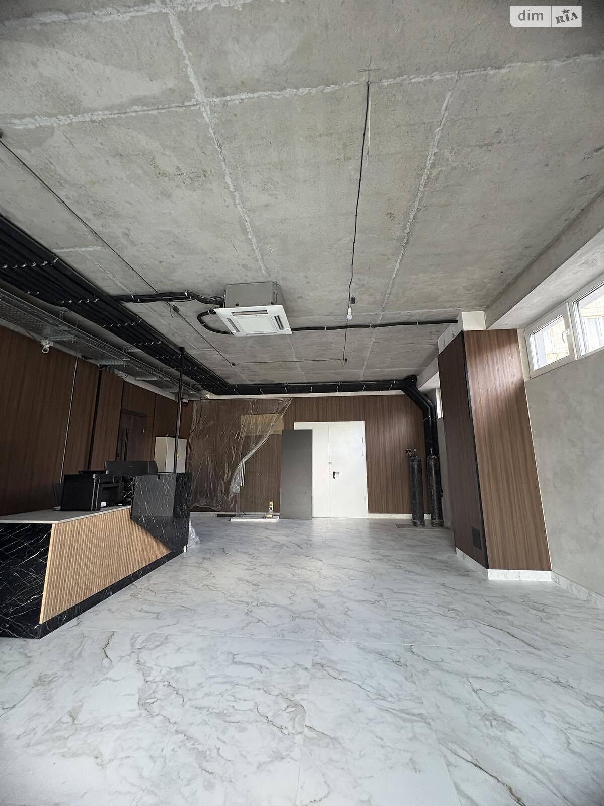 Комерційне приміщення в Тернополі, продаж по Паращука вулиця 14, район Центр, ціна: 1 020 000 доларів за об’єкт фото 1