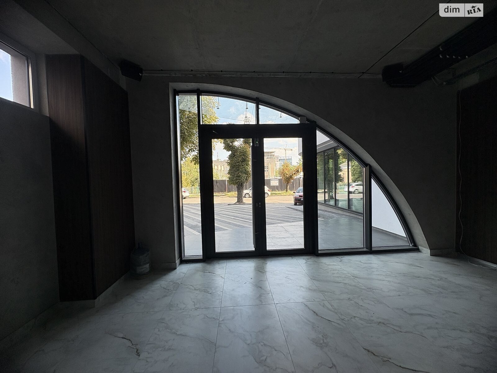 Комерційне приміщення в Тернополі, продаж по Паращука вулиця 14, район Центр, ціна: 1 020 000 доларів за об’єкт фото 1