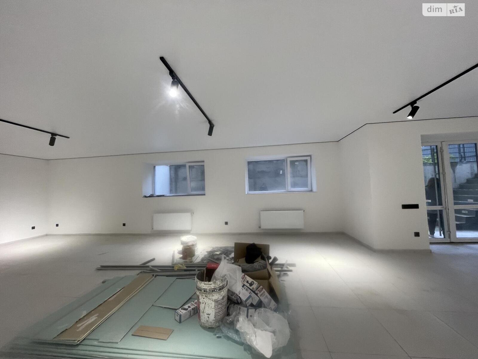 Коммерческое помещение в Тернополе, продажа по Энергетическая улица, район Старый парк, цена: 72 000 долларов за объект фото 1 Коммерческое помещение в Тернополе, продажа по Энергетическая улица, район Старый парк, цена: 72 000 долларов за объект фото 1