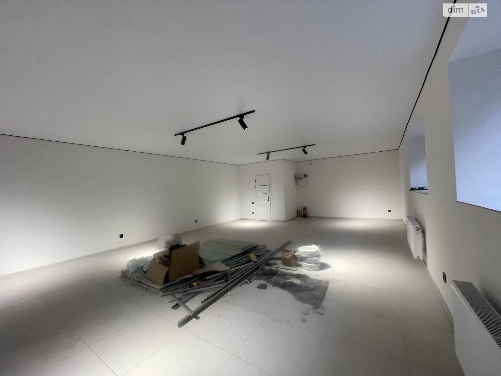 Коммерческое помещение в Тернополе, продажа по Энергетическая улица, район Старый парк, цена: 72 000 долларов за объект фото 1 Коммерческое помещение в Тернополе, продажа по Энергетическая улица, район Старый парк, цена: 72 000 долларов за объект фото 1