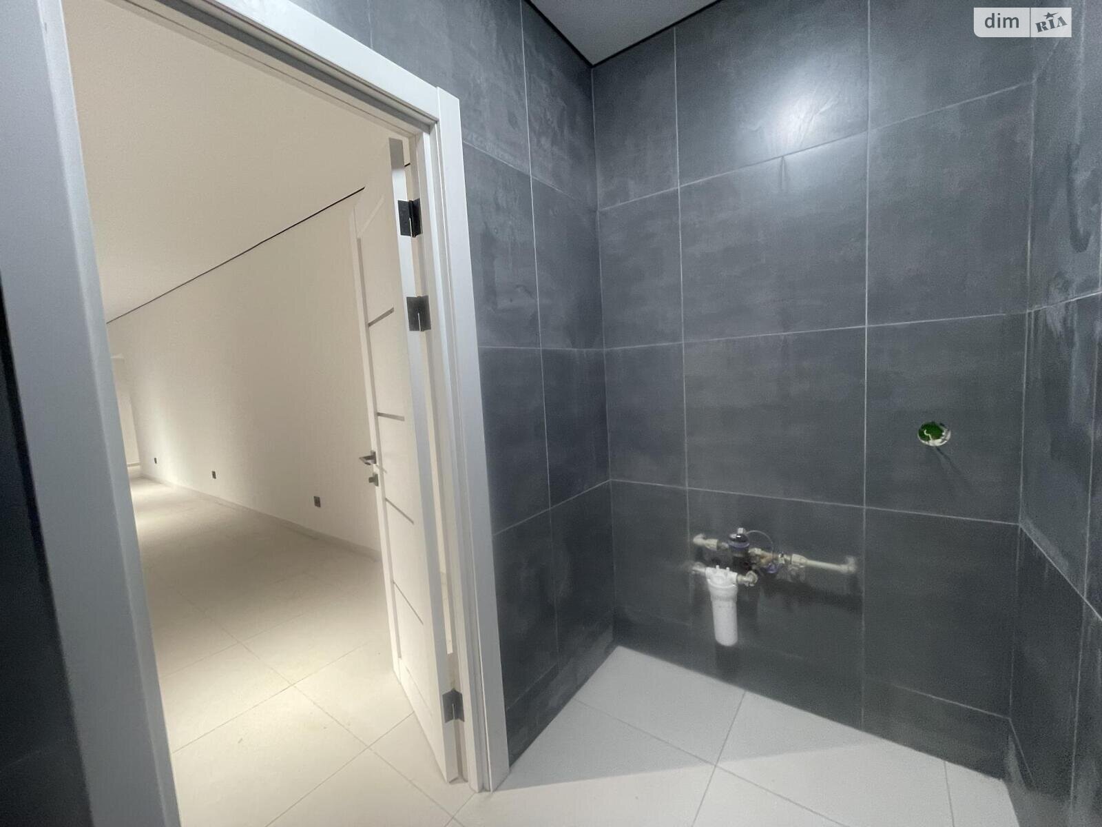 Коммерческое помещение в Тернополе, продажа по Энергетическая улица, район Старый парк, цена: 72 000 долларов за объект фото 1 Коммерческое помещение в Тернополе, продажа по Энергетическая улица, район Старый парк, цена: 72 000 долларов за объект фото 1