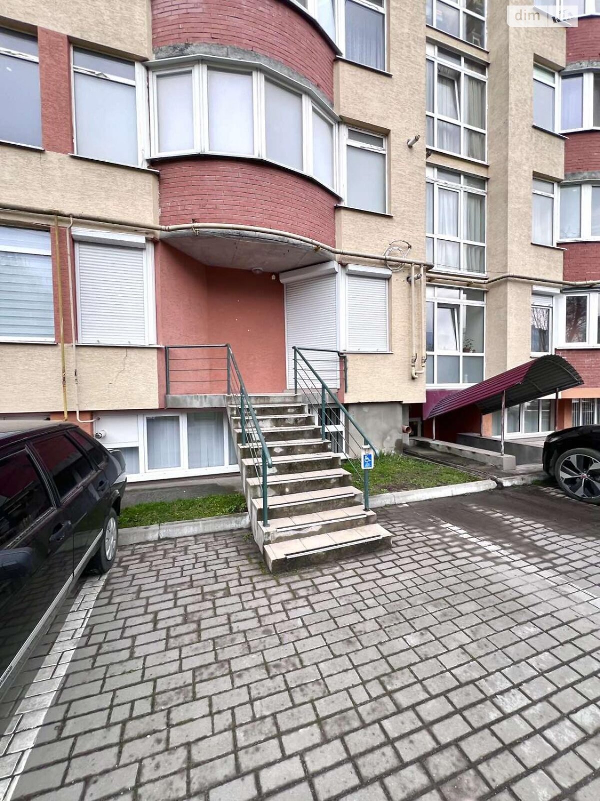 Коммерческое помещение в Тернополе, продажа по Злуки проспект, район Старый парк, цена: 53 000 долларов за объект фото 1 Коммерческое помещение в Тернополе, продажа по Злуки проспект, район Старый парк, цена: 53 000 долларов за объект фото 1