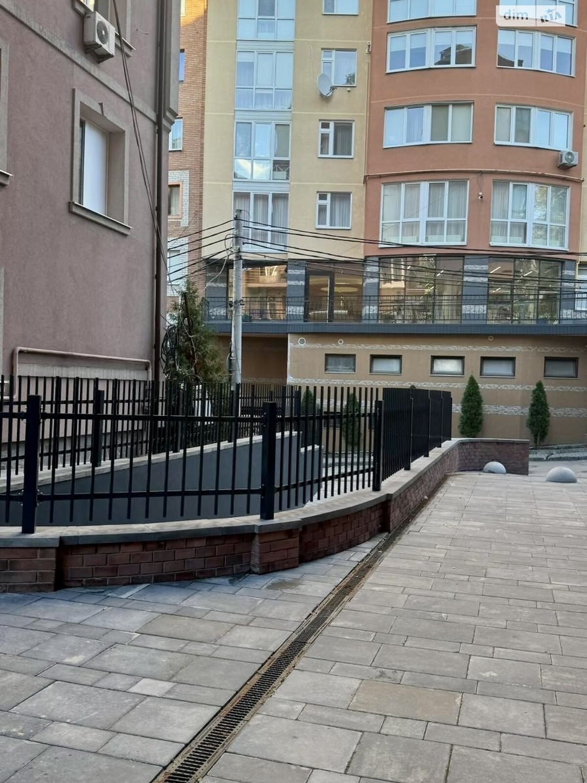 Комерційне приміщення в Тернополі, продаж по Барвінських Родини вулиця 3, район Центр, ціна: 115 000 доларів за об’єкт фото 1 Комерційне приміщення в Тернополі, продаж по Барвінських Родини вулиця 3, район Центр, ціна: 115 000 доларів за об’єкт фото 1