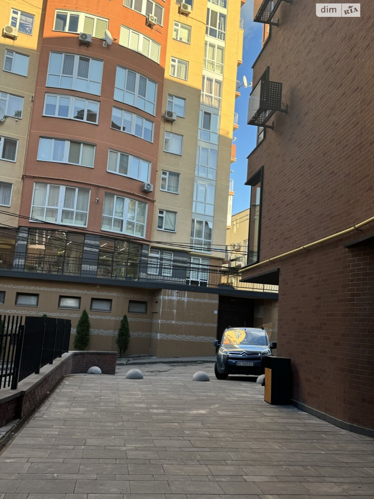 Комерційне приміщення в Тернополі, продаж по Барвінських Родини вулиця 3, район Центр, ціна: 115 000 доларів за об’єкт фото 1 Комерційне приміщення в Тернополі, продаж по Барвінських Родини вулиця 3, район Центр, ціна: 115 000 доларів за об’єкт фото 1