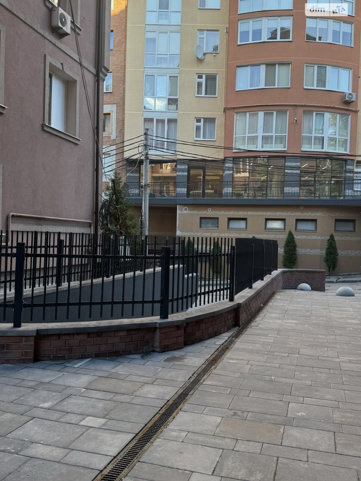 Комерційне приміщення в Тернополі, продаж по Барвінських Родини вулиця 3, район Центр, ціна: 115 000 доларів за об’єкт фото 1 Комерційне приміщення в Тернополі, продаж по Барвінських Родини вулиця 3, район Центр, ціна: 115 000 доларів за об’єкт фото 1