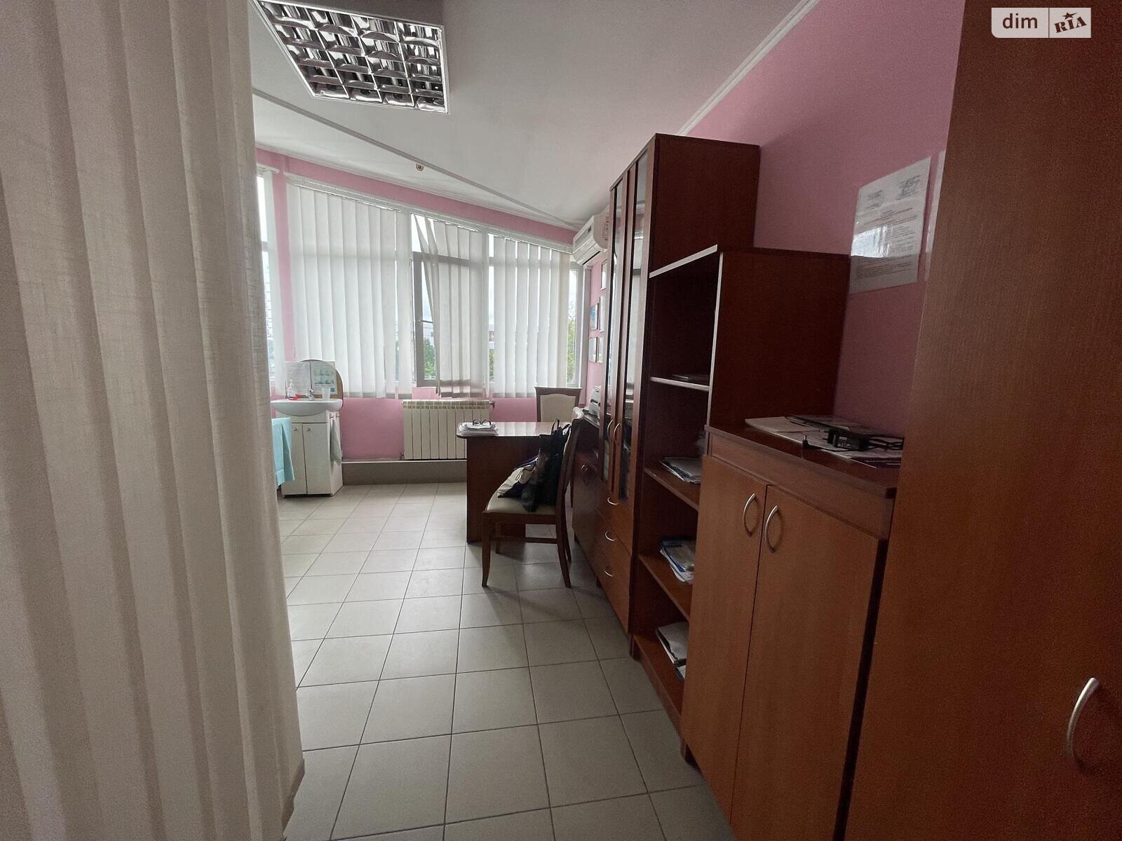 Коммерческое помещение в Тернополе, продажа по ул. Торговица, район Центр, цена: 215 000 долларов за объект фото 1 Коммерческое помещение в Тернополе, продажа по ул. Торговица, район Центр, цена: 215 000 долларов за объект фото 1