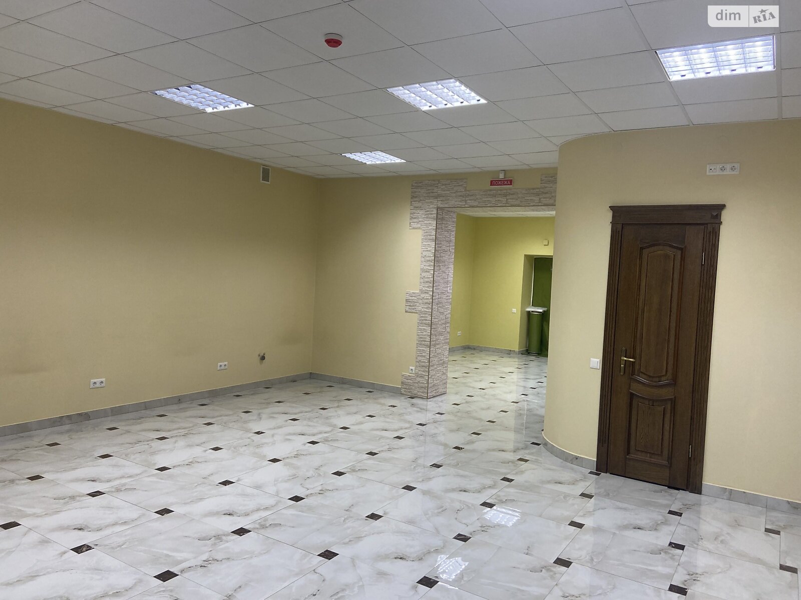 Коммерческое помещение в Тернополе, продажа по Микулинецкая улица, район Центр, цена: 330 000 долларов за объект фото 1 Коммерческое помещение в Тернополе, продажа по Микулинецкая улица, район Центр, цена: 330 000 долларов за объект фото 1