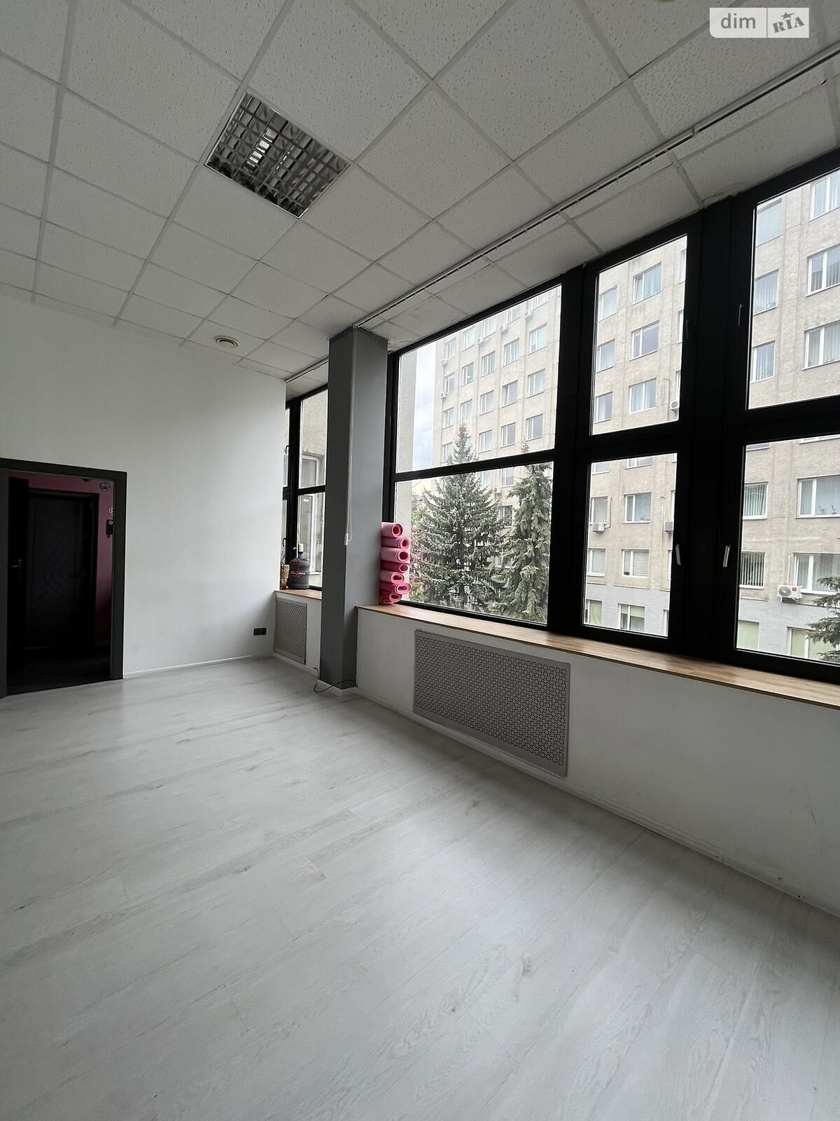 Коммерческое помещение в Тернополе, продажа по Русская улица 21, район Центр, цена: 85 000 долларов за объект фото 1 Коммерческое помещение в Тернополе, продажа по Русская улица 21, район Центр, цена: 85 000 долларов за объект фото 1