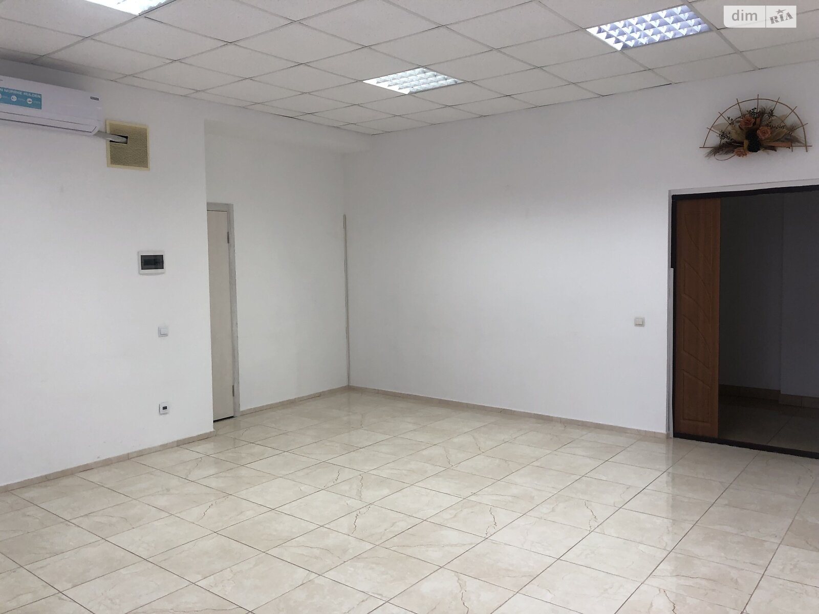 Коммерческое помещение в Тернополе, продажа по Торговица (Живова Анатолия) улица 15Б, район Центр, цена: 51 150 долларов за объект фото 1 Коммерческое помещение в Тернополе, продажа по Торговица (Живова Анатолия) улица 15Б, район Центр, цена: 51 150 долларов за объект фото 1