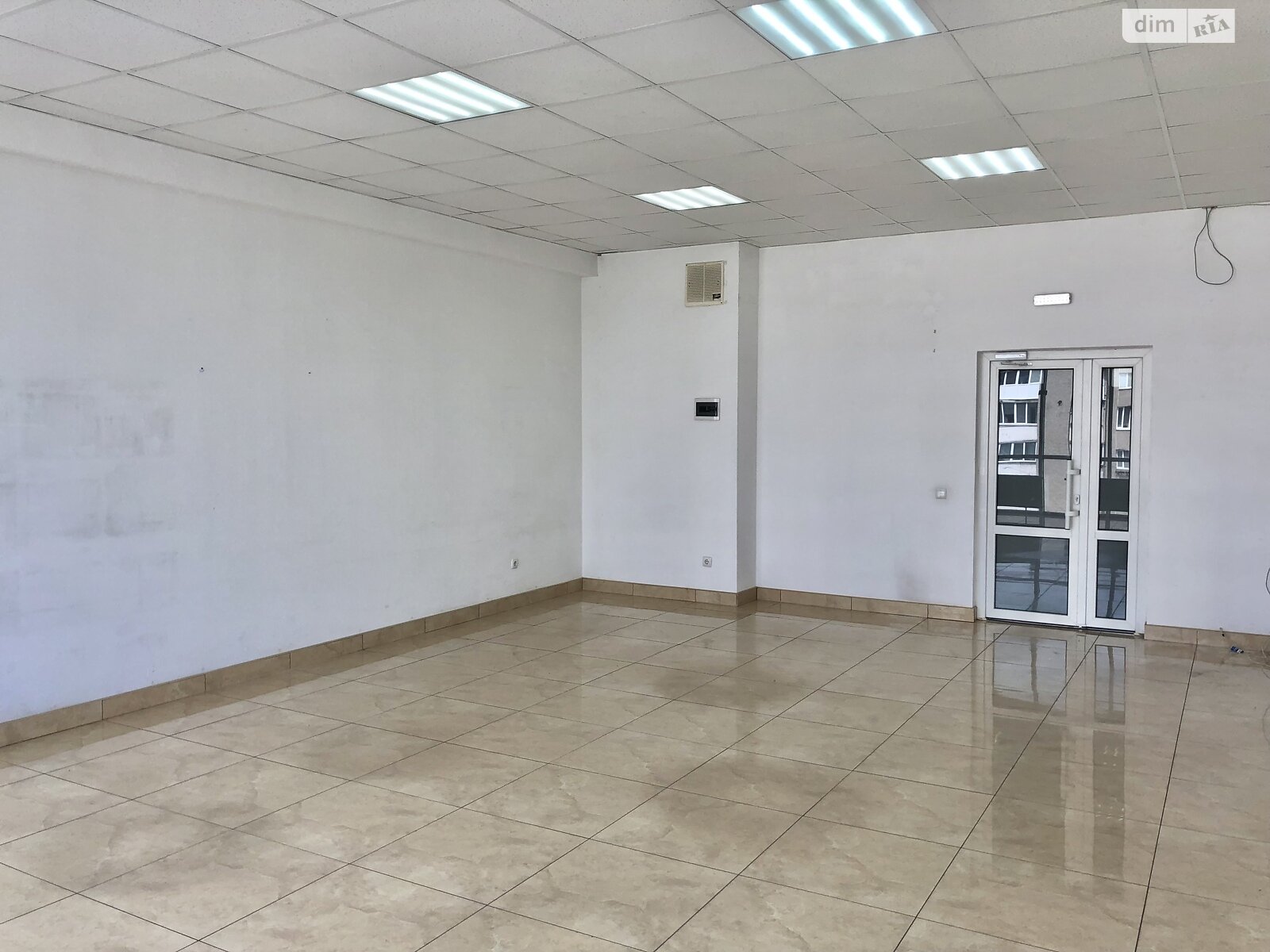 Комерційне приміщення в Тернополі, продаж по Торговиця (Живова Анатолія) вулиця 15Б, район Центр, ціна: 70 950 доларів за об’єкт фото 1 Комерційне приміщення в Тернополі, продаж по Торговиця (Живова Анатолія) вулиця 15Б, район Центр, ціна: 70 950 доларів за об’єкт фото 1