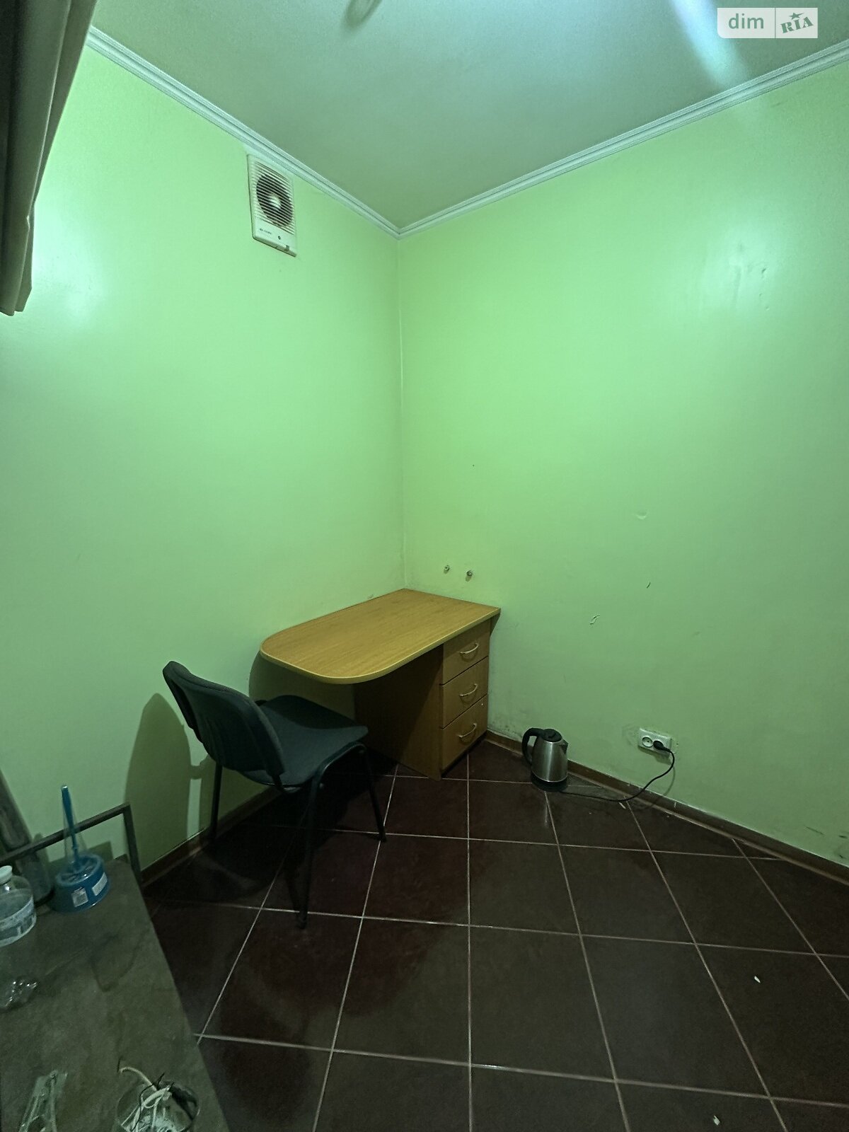 Коммерческое помещение в Тернополе, продажа по Полевая улица, район Восточный, цена: 19 500 долларов за объект фото 1 Коммерческое помещение в Тернополе, продажа по Полевая улица, район Восточный, цена: 19 500 долларов за объект фото 1