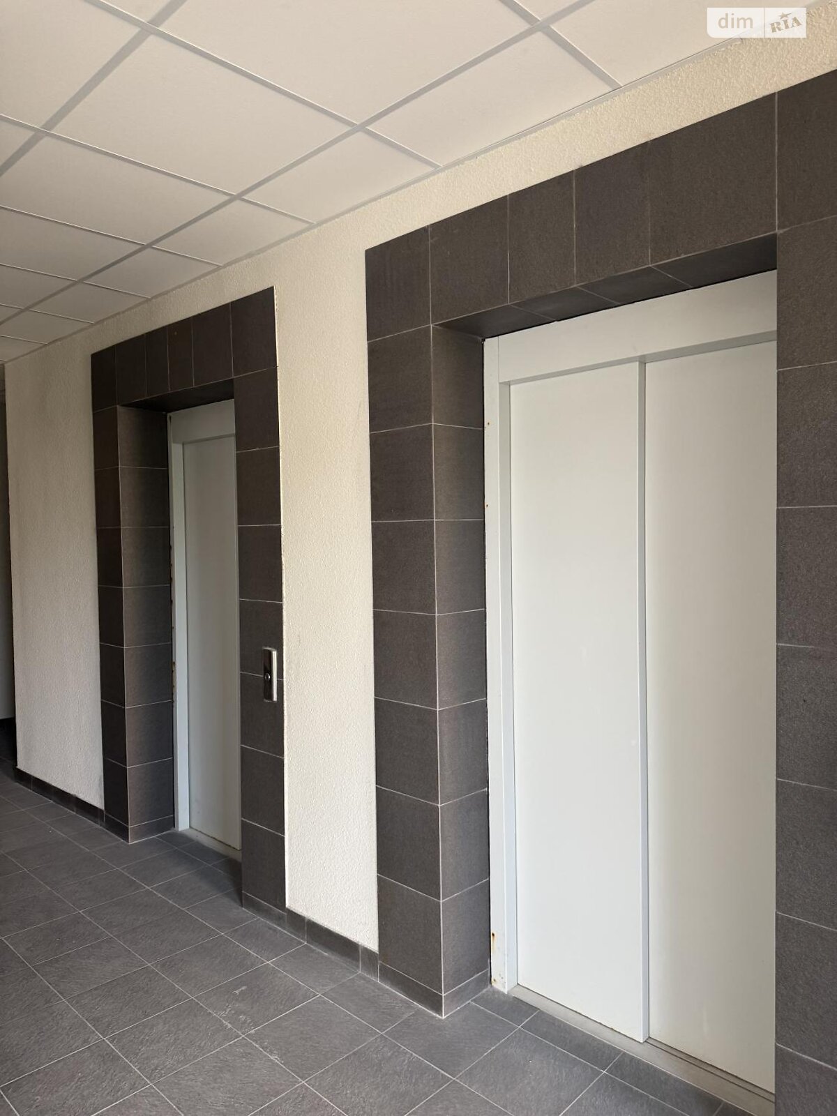 Комерційне приміщення в Тернополі, продаж по Львівська Бічна вулиця, район Загребелля, ціна: 29 000 доларів за об’єкт фото 1 Комерційне приміщення в Тернополі, продаж по Львівська Бічна вулиця, район Загребелля, ціна: 29 000 доларів за об’єкт фото 1