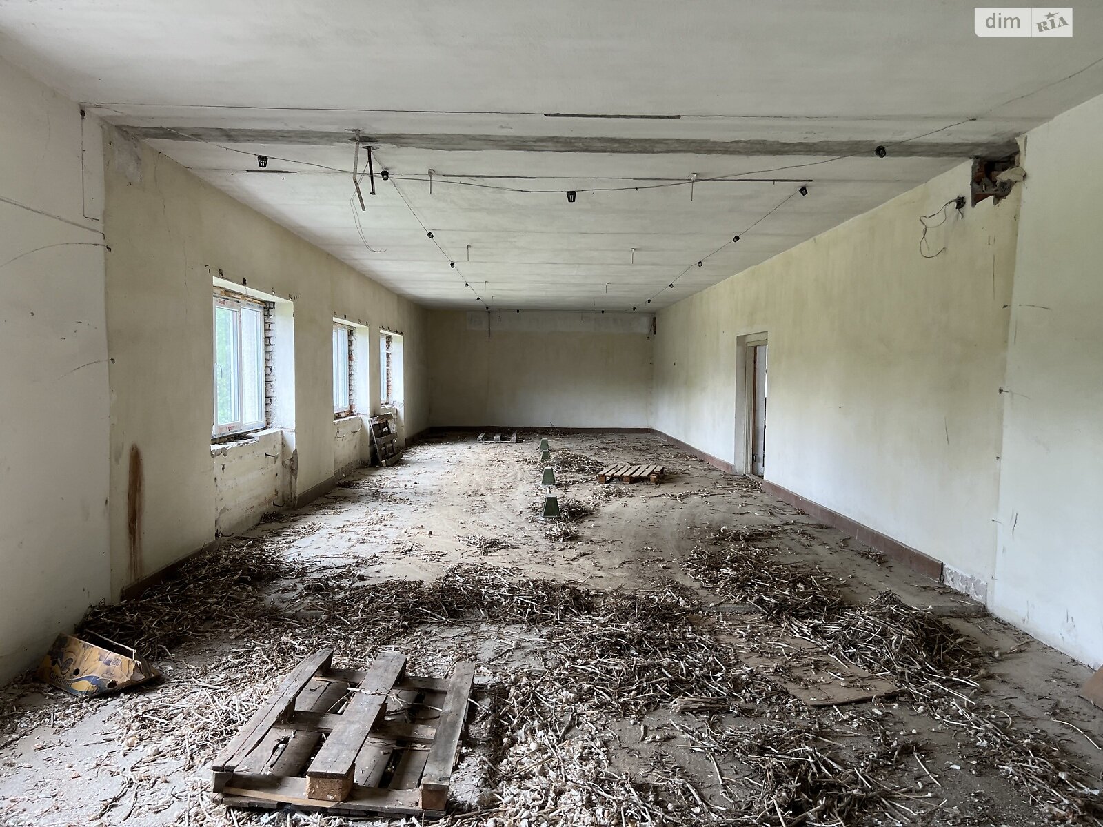 Коммерческое помещение в Турице, Центральная улица, цена: продажи 94 000 долларов за объект фото 1 Коммерческое помещение в Турице, Центральная улица, цена продажи: 94 000 долларов за объект фото 1