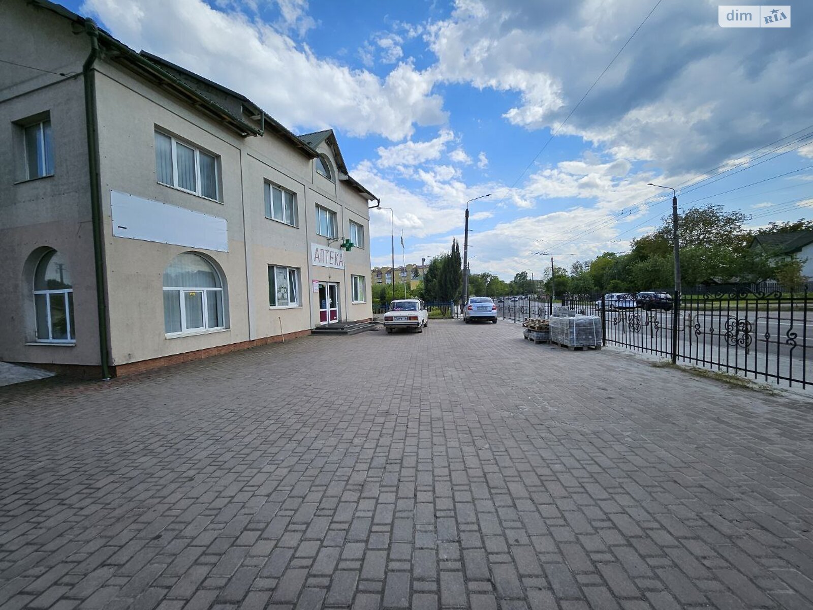 Коммерческое помещение в Угринове, Галицкая улица, цена: продажи 165 000 долларов за объект фото 1 Коммерческое помещение в Угринове, Галицкая улица, цена продажи: 165 000 долларов за объект фото 1