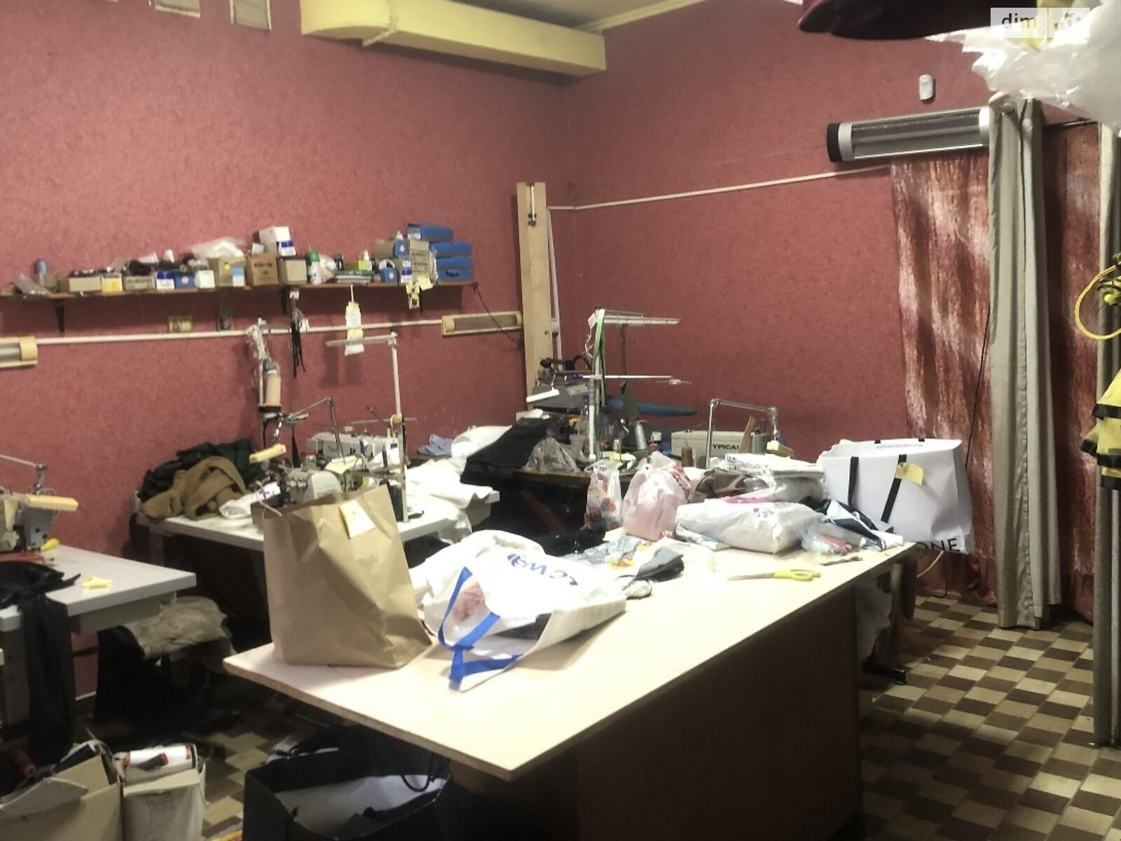 Коммерческое помещение в Ужгороде, продажа по Легоцкого улица, район Промышленный, цена: 160 долларов за объект фото 1 Коммерческое помещение в Ужгороде, продажа по Легоцкого улица, район Промышленный, цена: 160 долларов за объект фото 1
