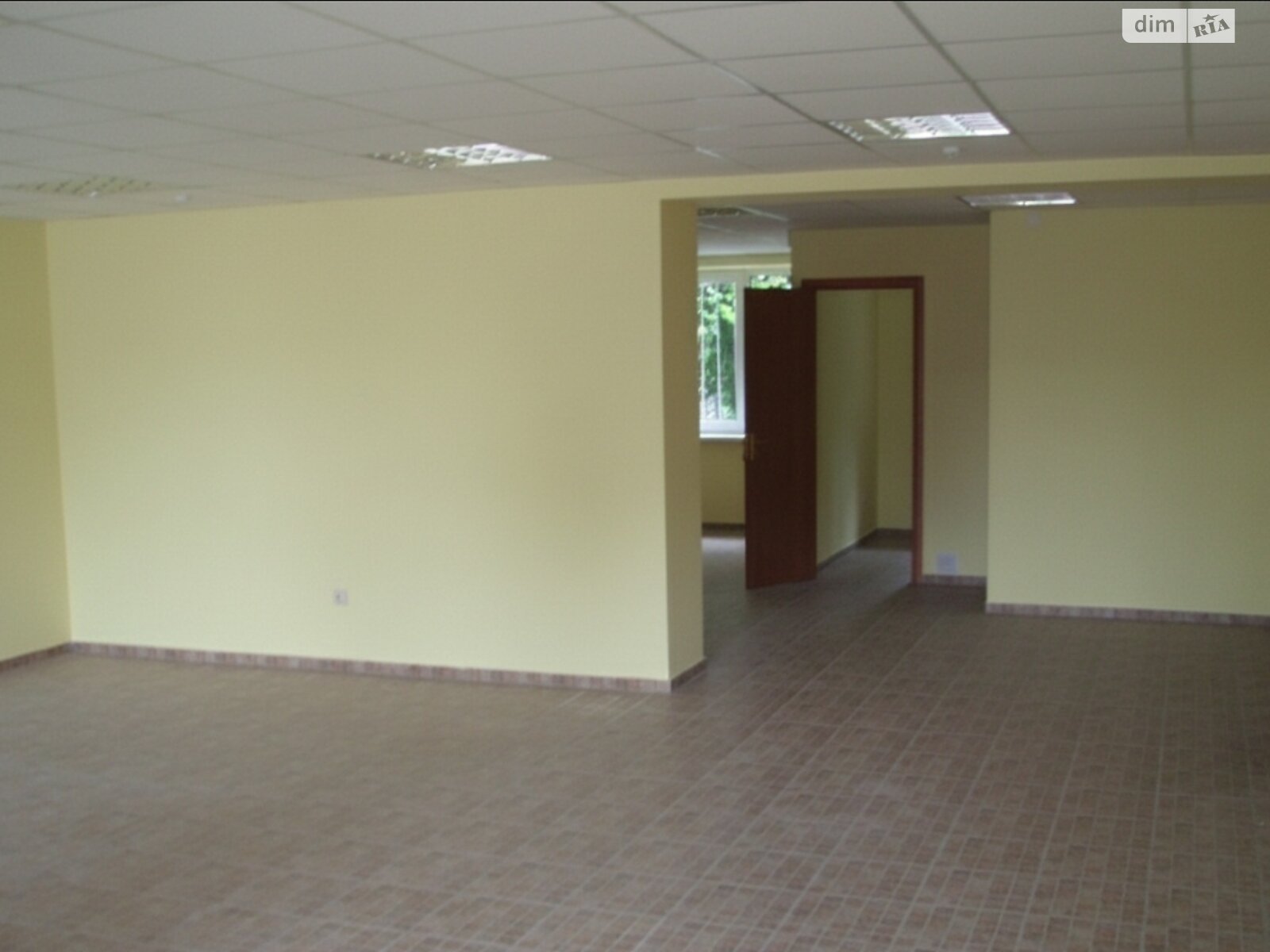 Коммерческое помещение в Ужгороде, продажа по Грушевского улица 63, район Пьяный базар, цена: 160 000 долларов за объект фото 1