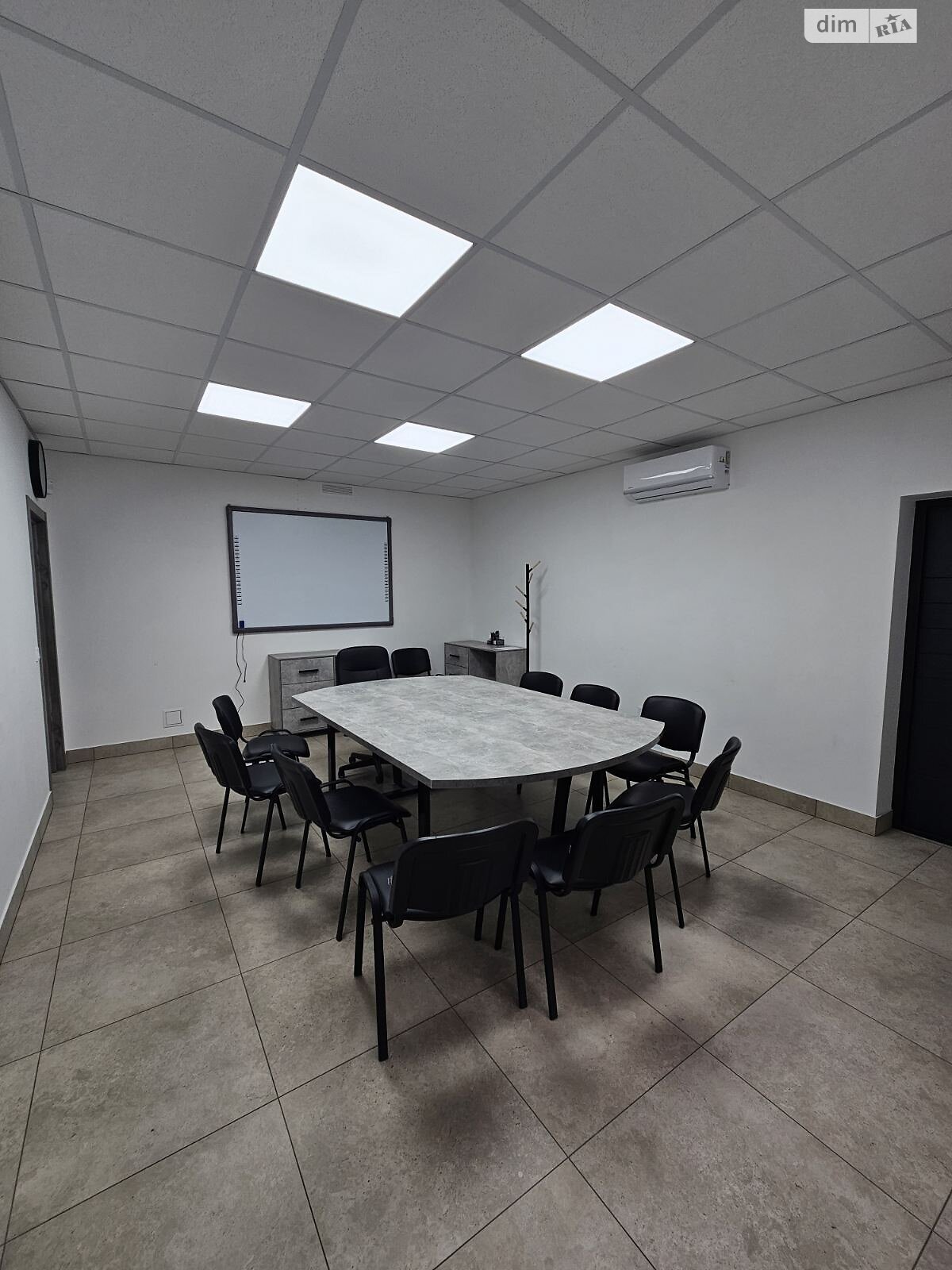 Коммерческое помещение в Ужгороде, Собранецкая улица, цена: продажи 170 000 долларов за объект фото 1 Коммерческое помещение в Ужгороде, Собранецкая улица, цена продажи: 170 000 долларов за объект фото 1