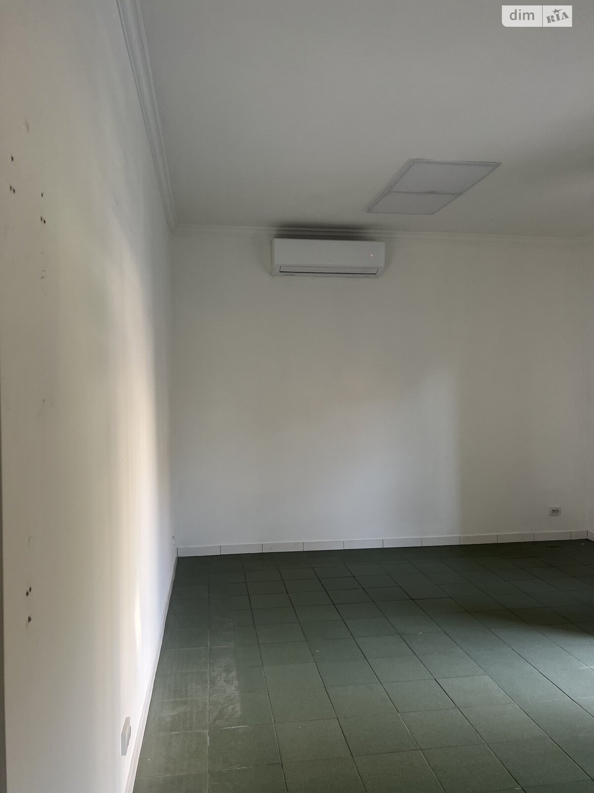 Комерційне приміщення в Ужгороді, продаж по Свободи проспект 18, район Свепомоц, ціна: 160 000 доларів за об’єкт фото 1