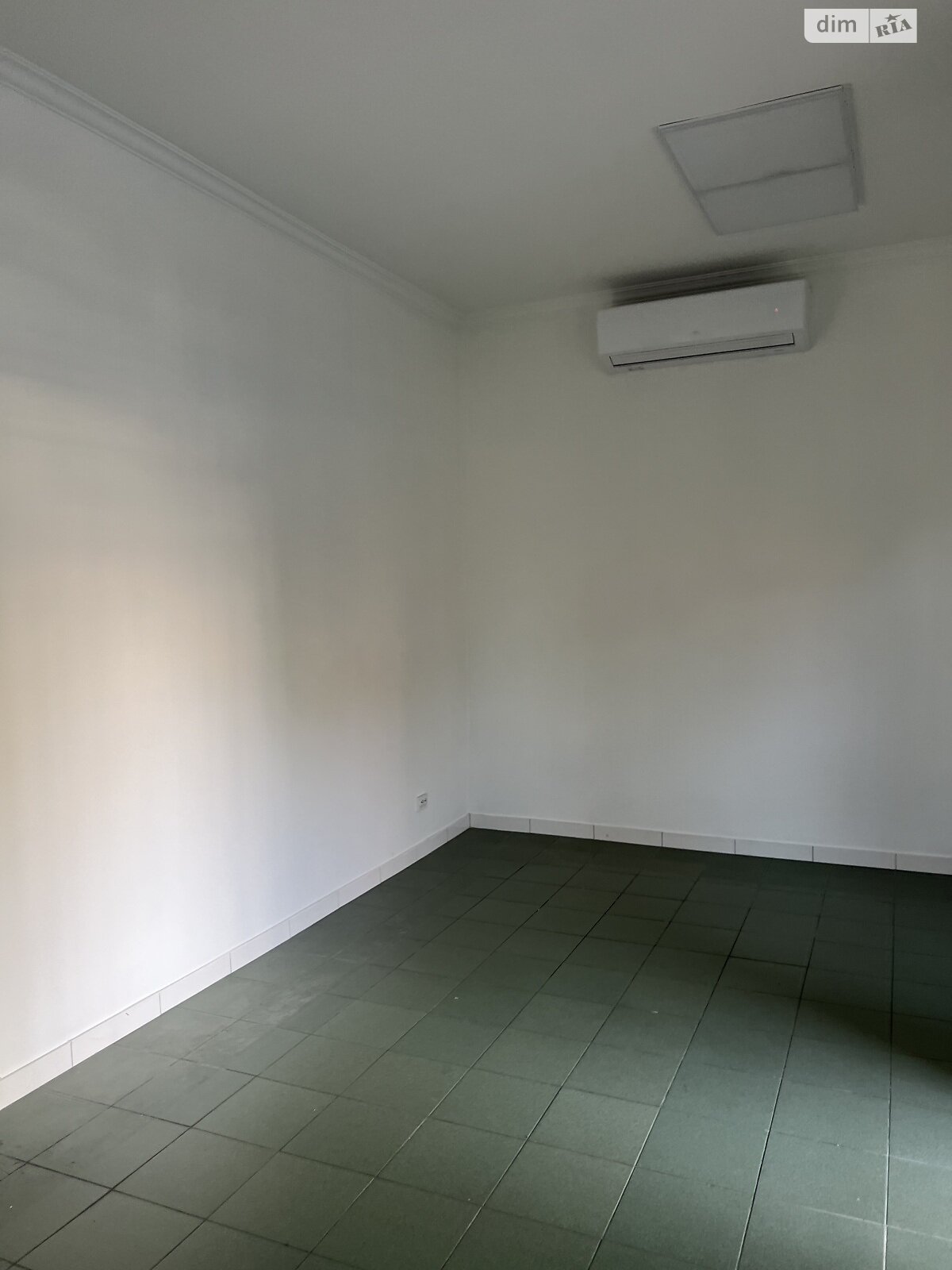 Комерційне приміщення в Ужгороді, продаж по Свободи проспект 18, район Свепомоц, ціна: 160 000 доларів за об’єкт фото 1