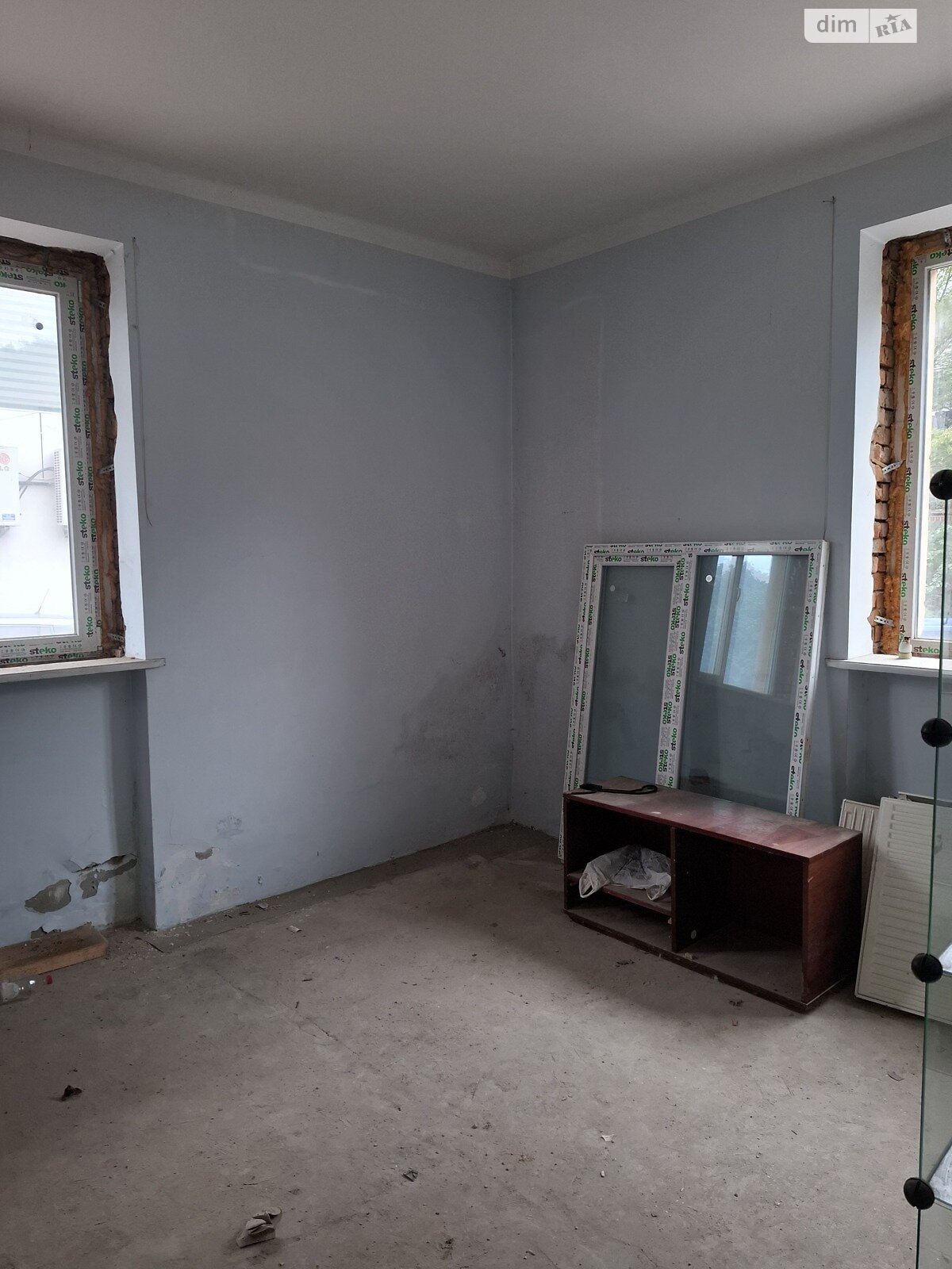 Комерційне приміщення в Ужгороді, продаж по Свободи проспект 18А, район Свепомоц, ціна: 140 000 доларів за об’єкт фото 1 Комерційне приміщення в Ужгороді, продаж по Свободи проспект 18А, район Свепомоц, ціна: 140 000 доларів за об’єкт фото 1