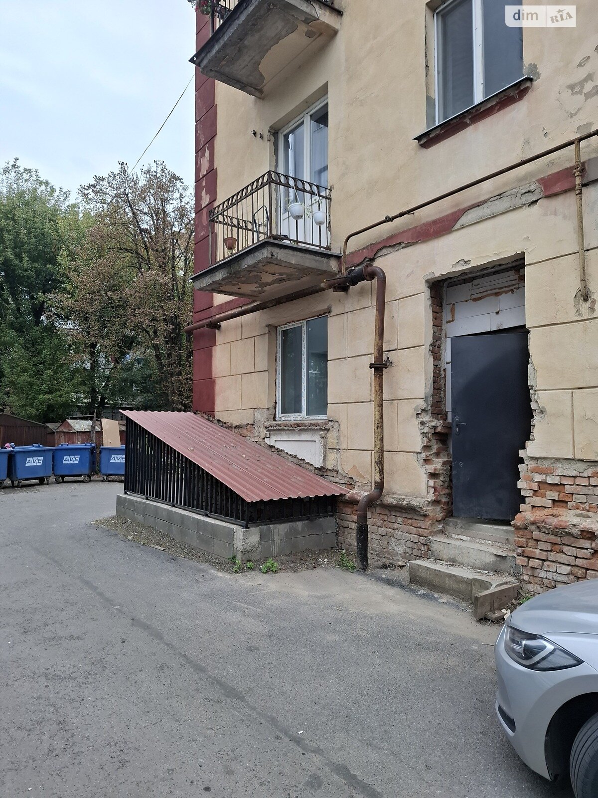 Комерційне приміщення в Ужгороді, продаж по Свободи проспект 18А, район Свепомоц, ціна: 140 000 доларів за об’єкт фото 1 Комерційне приміщення в Ужгороді, продаж по Свободи проспект 18А, район Свепомоц, ціна: 140 000 доларів за об’єкт фото 1