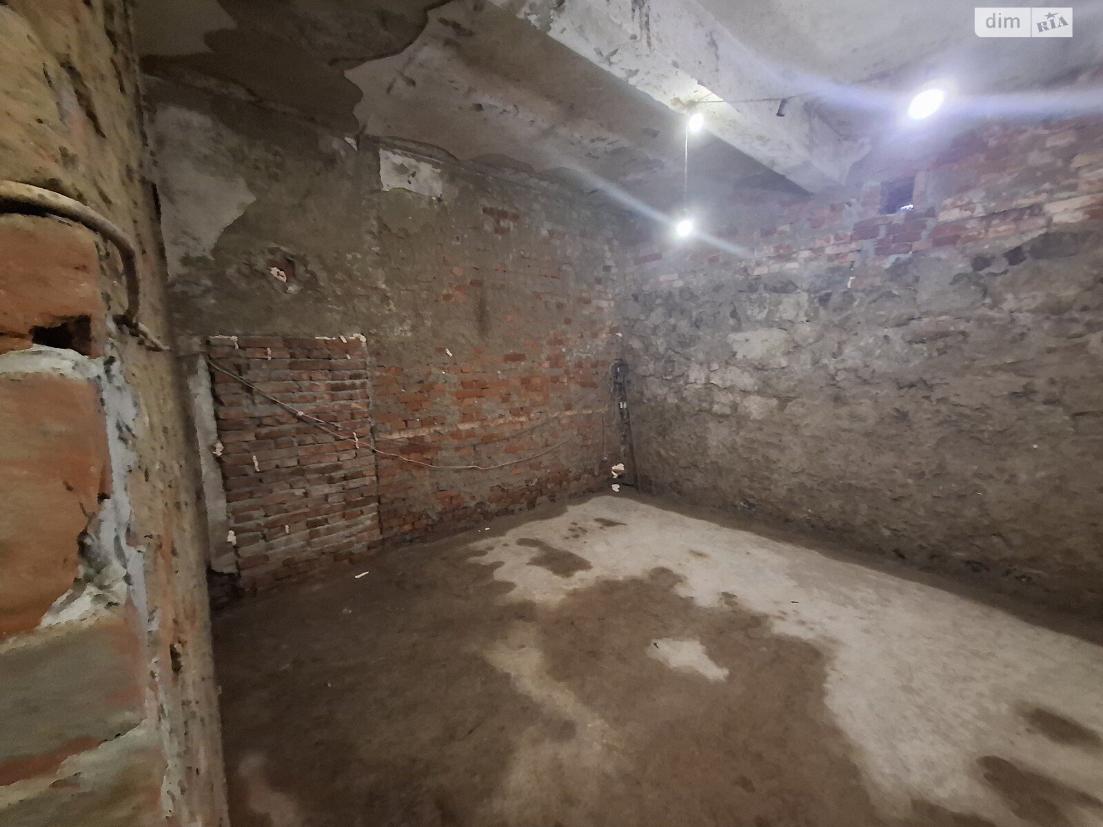 Комерційне приміщення в Ужгороді, продаж по Свободи проспект 18А, район Свепомоц, ціна: 140 000 доларів за об’єкт фото 1 Комерційне приміщення в Ужгороді, продаж по Свободи проспект 18А, район Свепомоц, ціна: 140 000 доларів за об’єкт фото 1