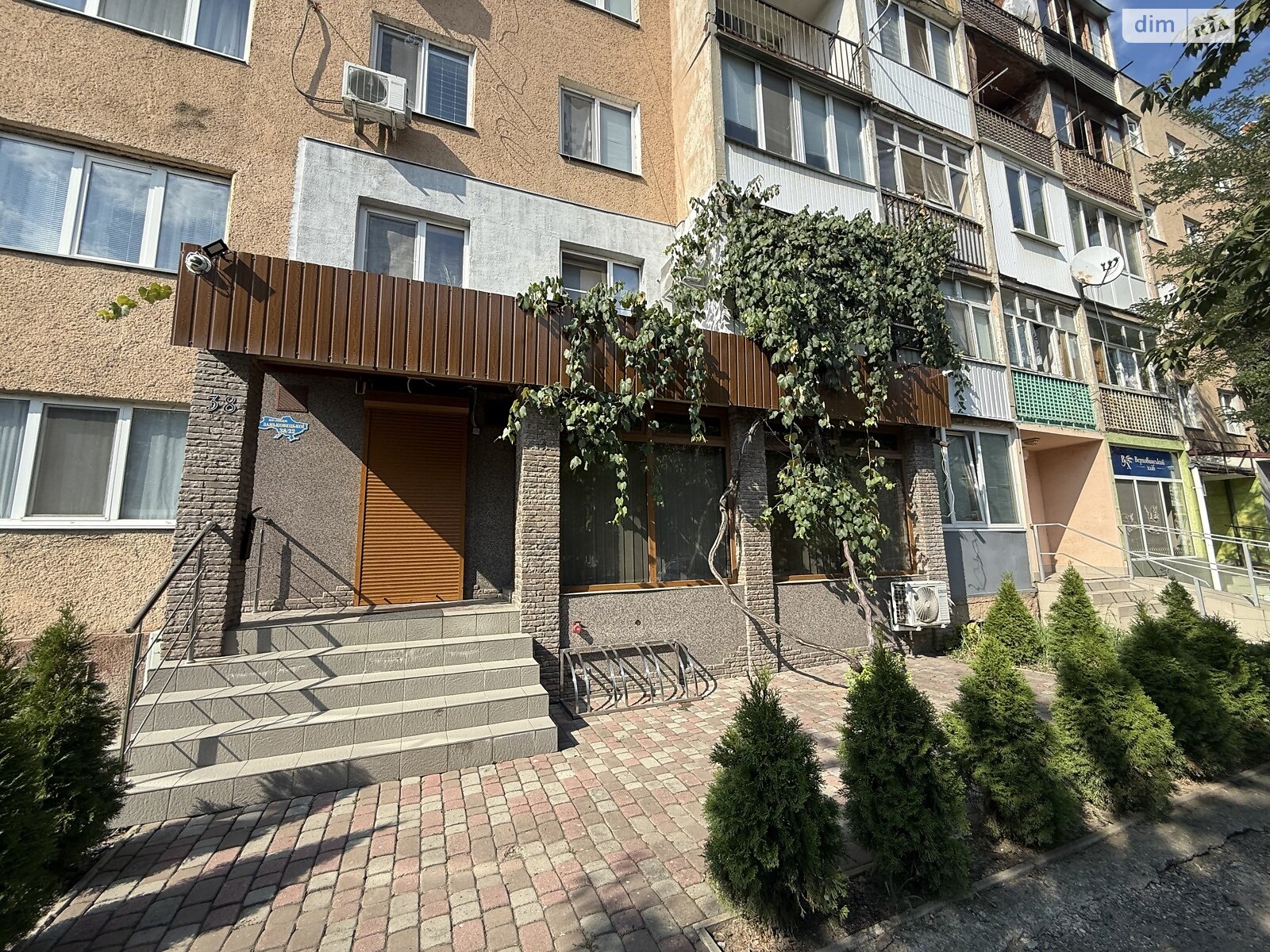 Комерційне приміщення в Ужгороді, продаж по Заньковецької вулиця, район Свепомоц, ціна: 75 000 доларів за об’єкт фото 1 Комерційне приміщення в Ужгороді, продаж по Заньковецької вулиця, район Свепомоц, ціна: 75 000 доларів за об’єкт фото 1