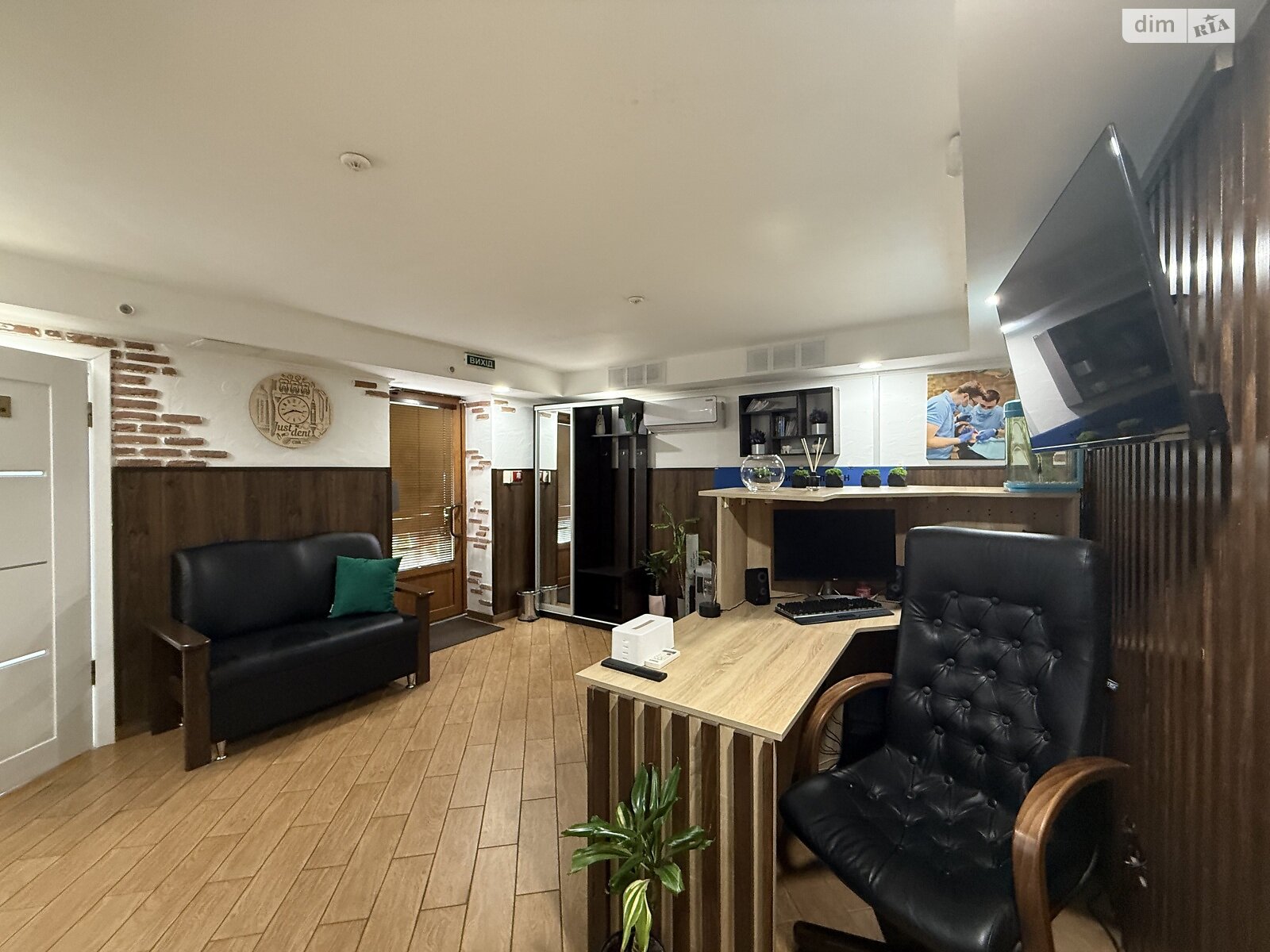 Комерційне приміщення в Ужгороді, продаж по Заньковецької вулиця, район Свепомоц, ціна: 75 000 доларів за об’єкт фото 1 Комерційне приміщення в Ужгороді, продаж по Заньковецької вулиця, район Свепомоц, ціна: 75 000 доларів за об’єкт фото 1