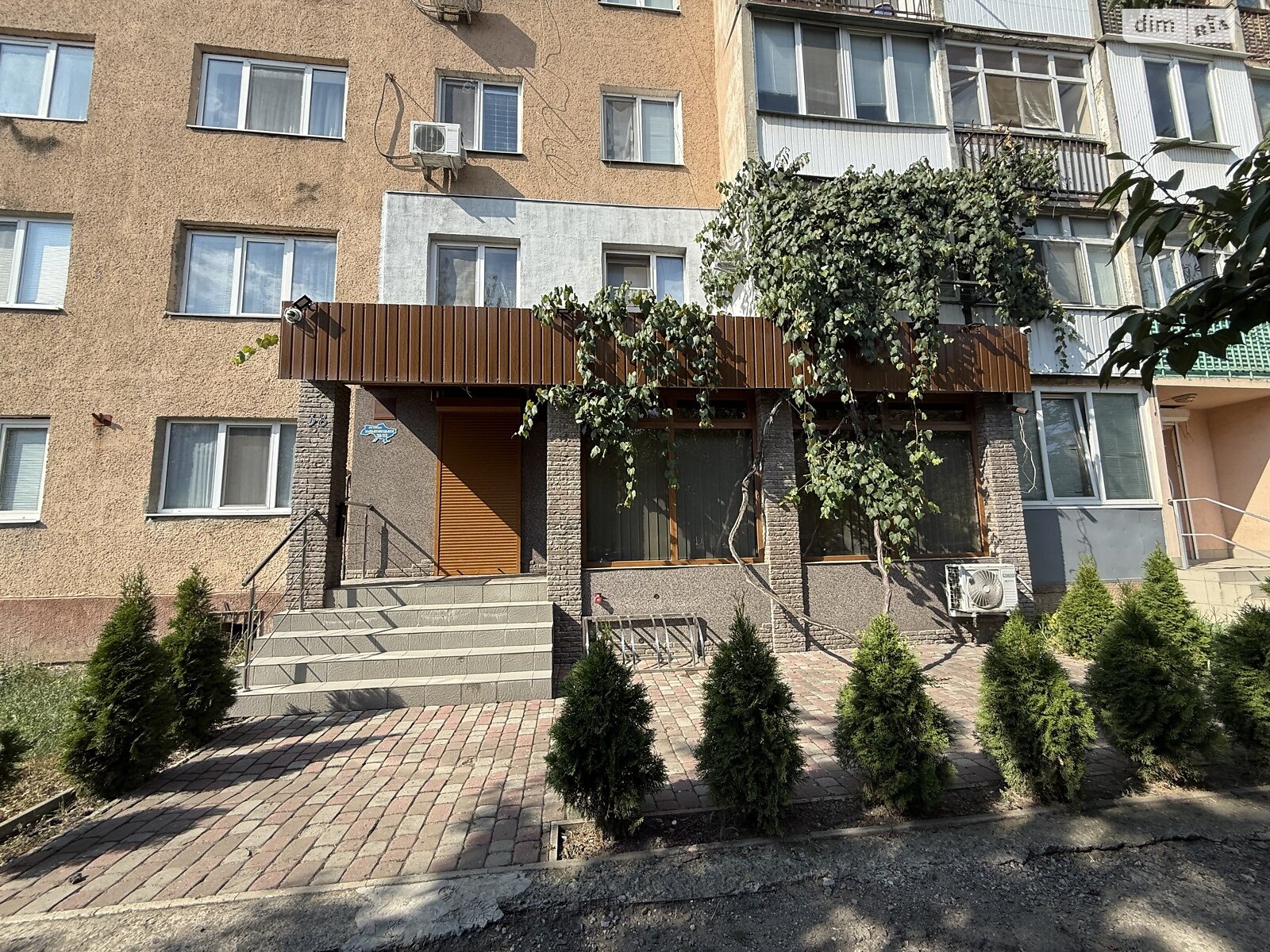 Комерційне приміщення в Ужгороді, продаж по Заньковецької вулиця, район Свепомоц, ціна: 75 000 доларів за об’єкт фото 1 Комерційне приміщення в Ужгороді, продаж по Заньковецької вулиця, район Свепомоц, ціна: 75 000 доларів за об’єкт фото 1