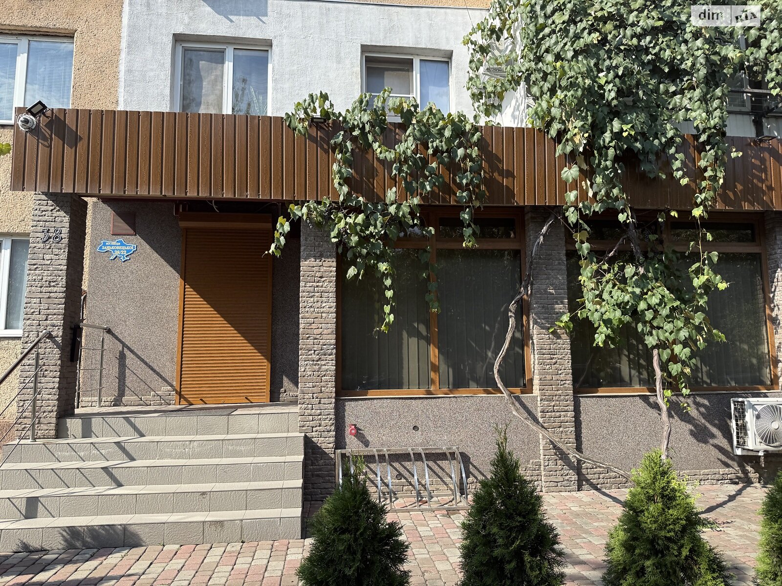 Комерційне приміщення в Ужгороді, продаж по Заньковецької вулиця, район Свепомоц, ціна: 75 000 доларів за об’єкт фото 1 Комерційне приміщення в Ужгороді, продаж по Заньковецької вулиця, район Свепомоц, ціна: 75 000 доларів за об’єкт фото 1