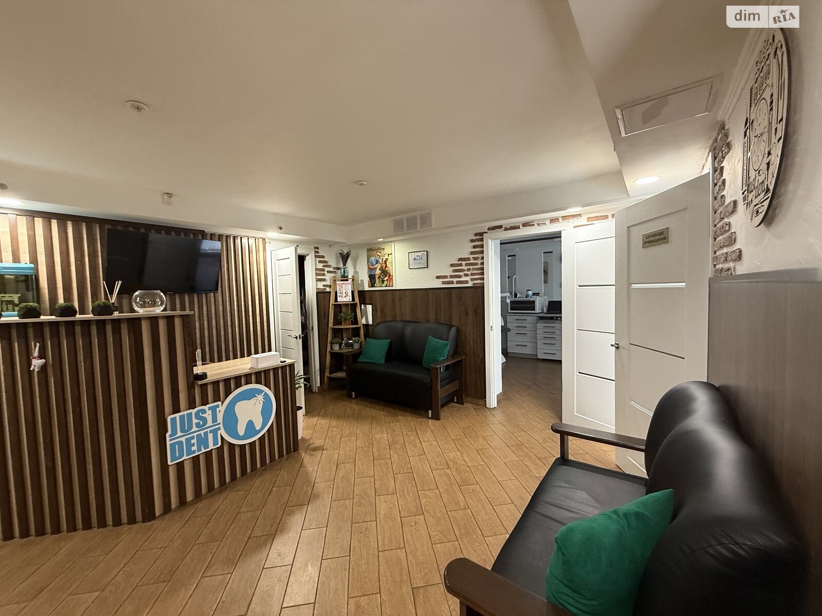 Комерційне приміщення в Ужгороді, продаж по Заньковецької вулиця, район Свепомоц, ціна: 75 000 доларів за об’єкт фото 1 Комерційне приміщення в Ужгороді, продаж по Заньковецької вулиця, район Свепомоц, ціна: 75 000 доларів за об’єкт фото 1