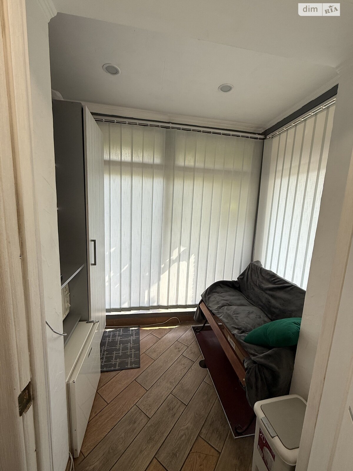 Комерційне приміщення в Ужгороді, продаж по Заньковецької вулиця, район Свепомоц, ціна: 75 000 доларів за об’єкт фото 1 Комерційне приміщення в Ужгороді, продаж по Заньковецької вулиця, район Свепомоц, ціна: 75 000 доларів за об’єкт фото 1