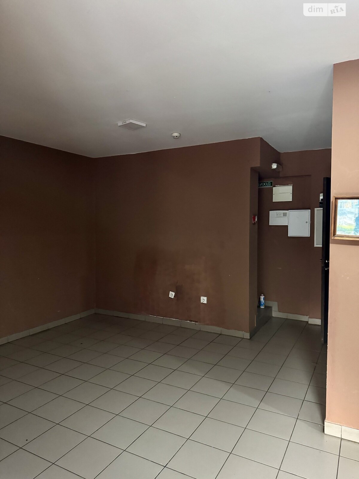 Комерційне приміщення в Ужгороді, продаж по Свободи проспект 65, ціна: 115 000 доларів за об’єкт фото 1 Комерційне приміщення в Ужгороді, продаж по Свободи проспект 65, ціна: 115 000 доларів за об’єкт фото 1