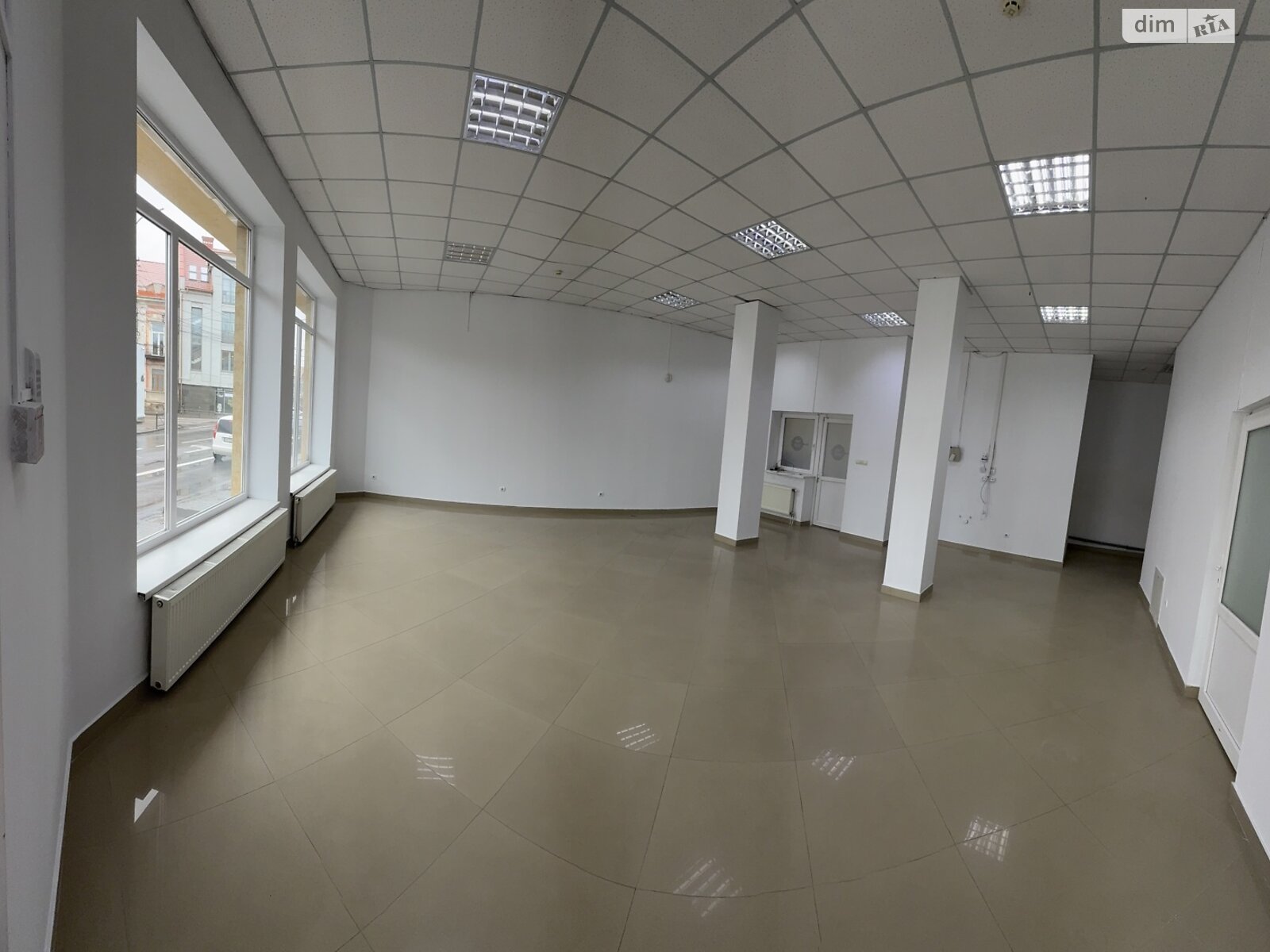 Коммерческое помещение в Ужгороде, продажа по Берчени улица, район Центр, цена: 345 000 долларов за объект фото 1 Коммерческое помещение в Ужгороде, продажа по Берчени улица, район Центр, цена: 345 000 долларов за объект фото 1
