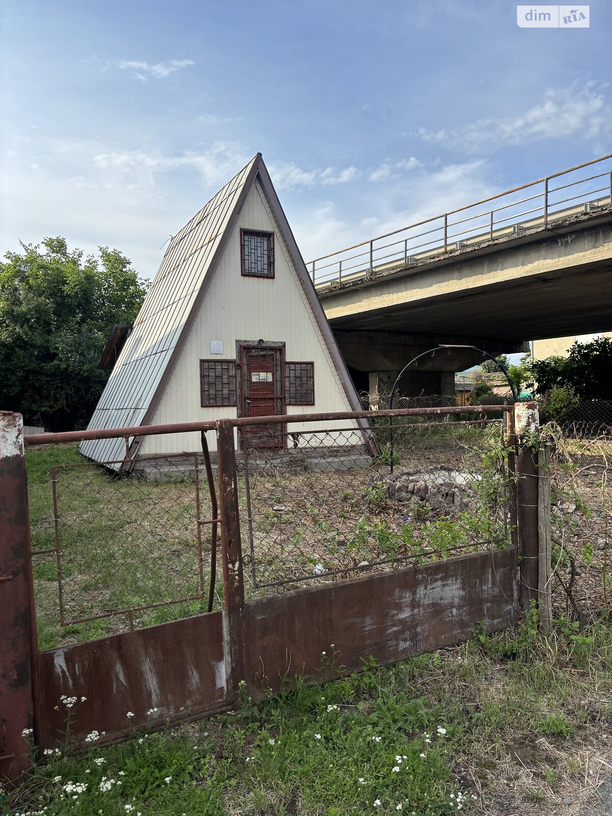 Коммерческое помещение в Ужгороде, продажа по Доманинская улица 193, район Центр, цена: 22 000 долларов за объект фото 1 Коммерческое помещение в Ужгороде, продажа по Доманинская улица 193, район Центр, цена: 22 000 долларов за объект фото 1