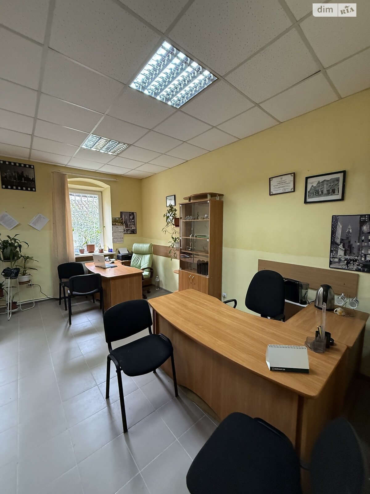 Комерційне приміщення в Ужгороді, продаж по Корятовича площа, район Центр, ціна: 120 000 доларів за об’єкт фото 1 Комерційне приміщення в Ужгороді, продаж по Корятовича площа, район Центр, ціна: 120 000 доларів за об’єкт фото 1