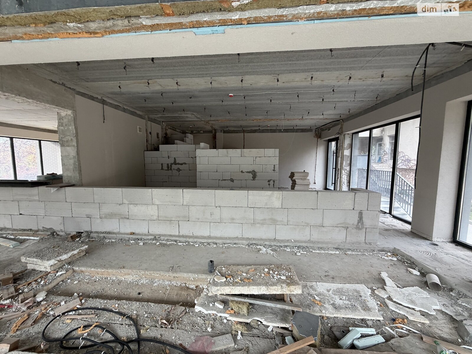 Коммерческое помещение в Ужгороде, продажа по Кошицкая улица 21, район Центр, цена: 272 000 долларов за объект фото 1