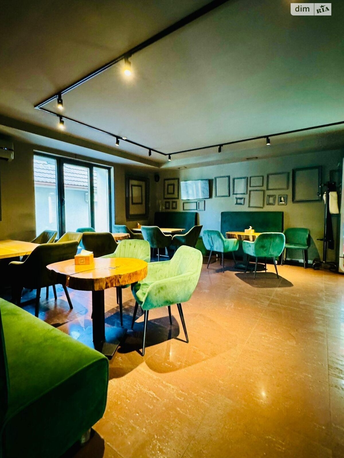 Комерційне приміщення в Ужгороді, продаж по Ракоці Ференца вулиця, район Центр, ціна: 233 704 доларів за об’єкт фото 1 Комерційне приміщення в Ужгороді, продаж по Ракоці Ференца вулиця, район Центр, ціна: 233 704 доларів за об’єкт фото 1