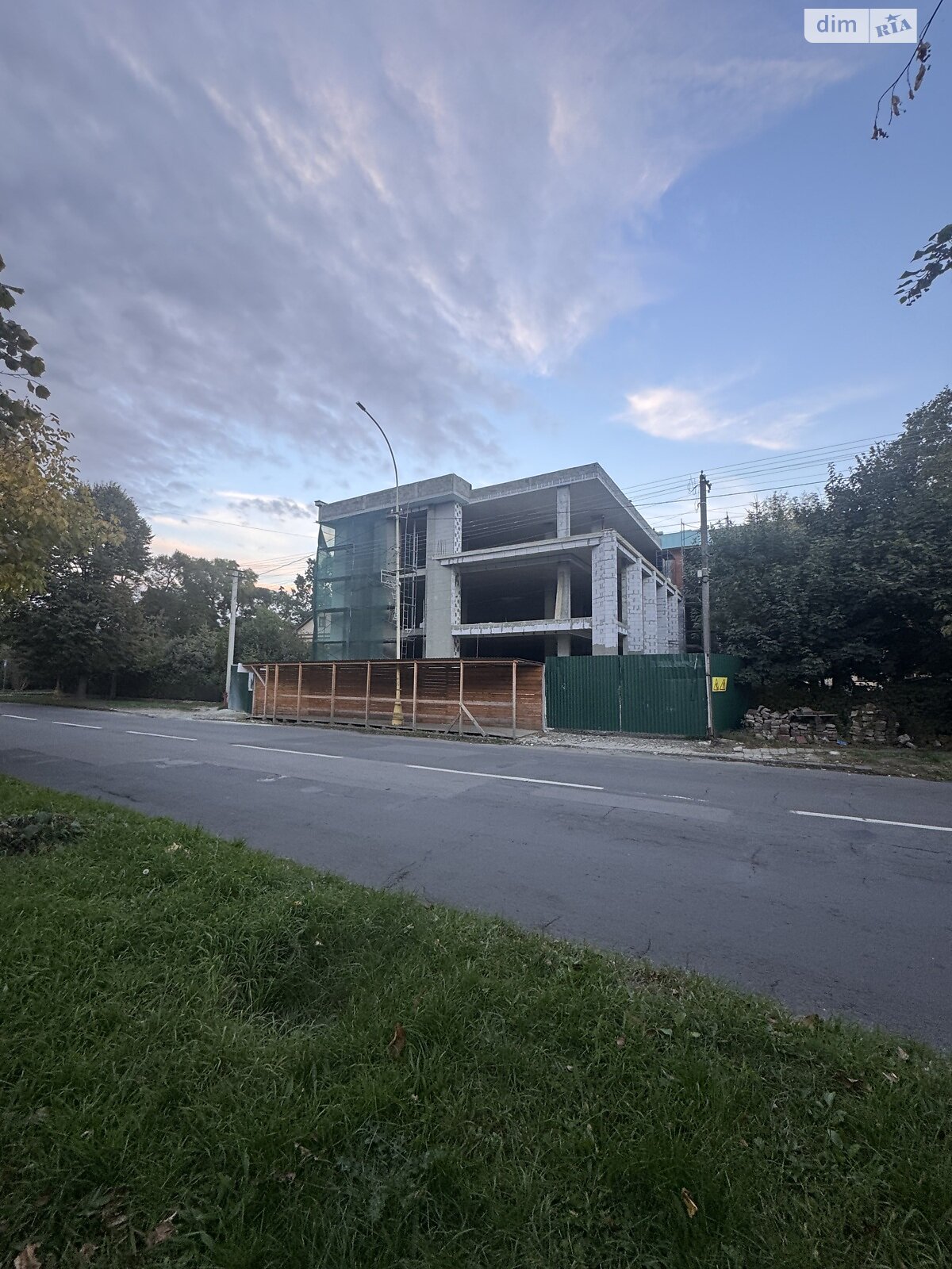 Коммерческое помещение в Ужгороде, продажа по Таможенная улица, район Центр, цена: 510 000 долларов за объект фото 1 Коммерческое помещение в Ужгороде, продажа по Таможенная улица, район Центр, цена: 510 000 долларов за объект фото 1